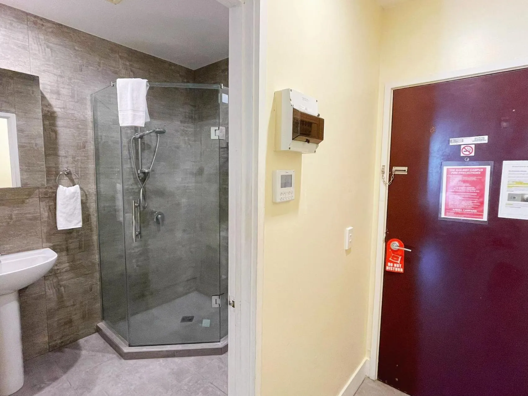 Toilet in Grand Central Serviced Apartments