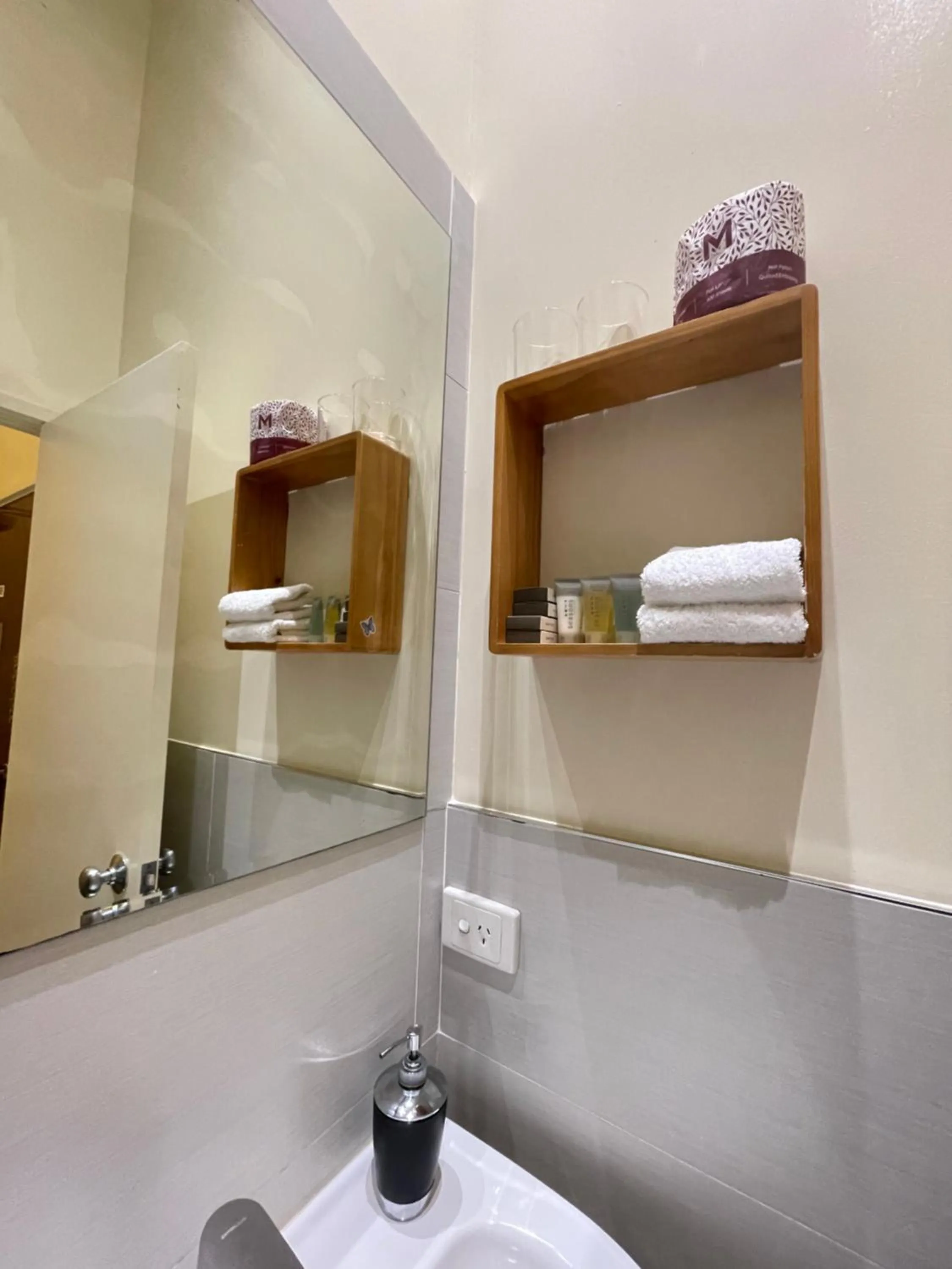 Bathroom in Grand Central Serviced Apartments
