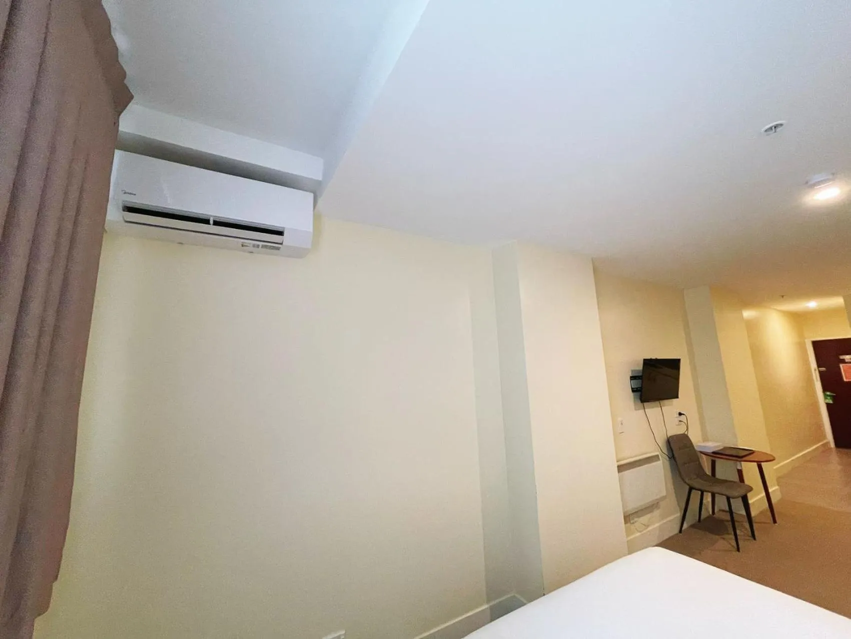 air conditioner, Bed in Grand Central Serviced Apartments
