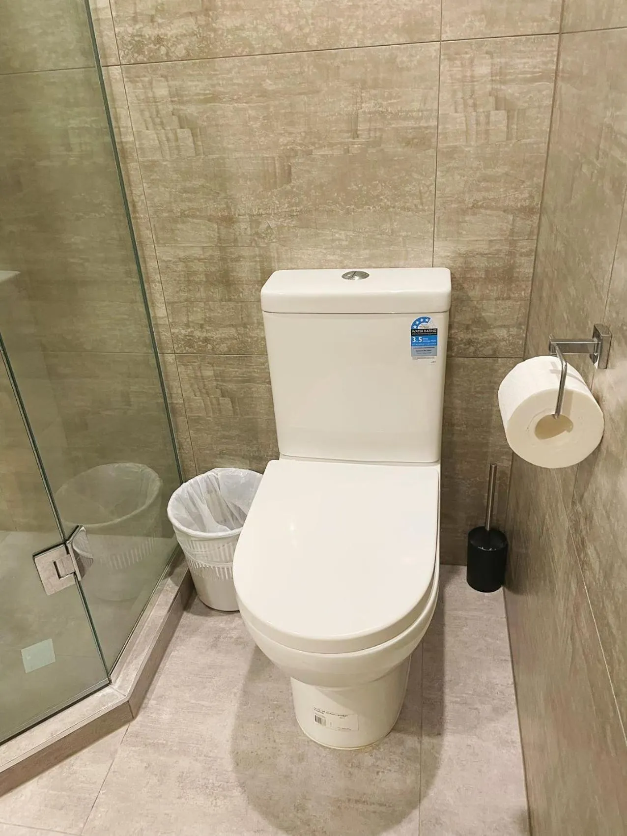 Toilet in Grand Central Serviced Apartments