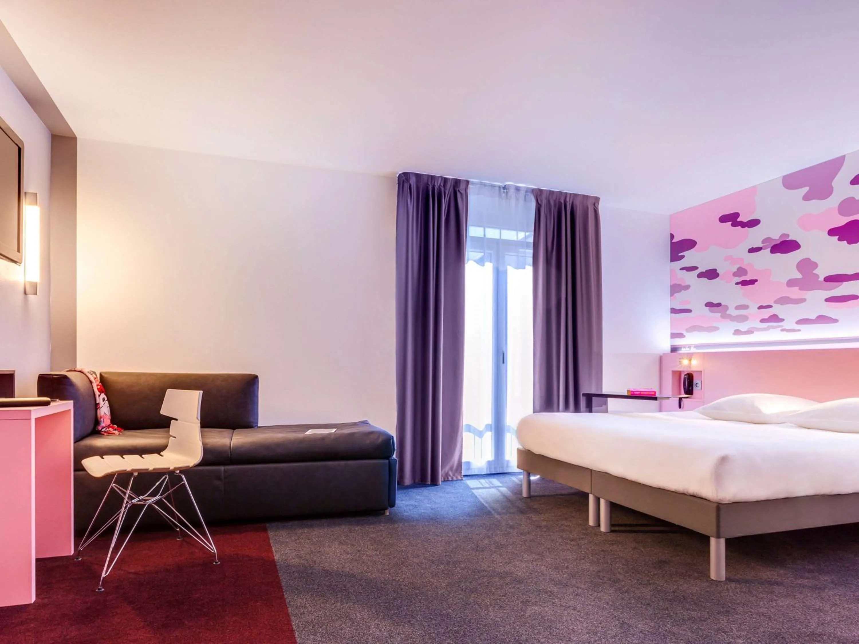Photo of the whole room, Bed in ibis Styles Nantes Centre Gare