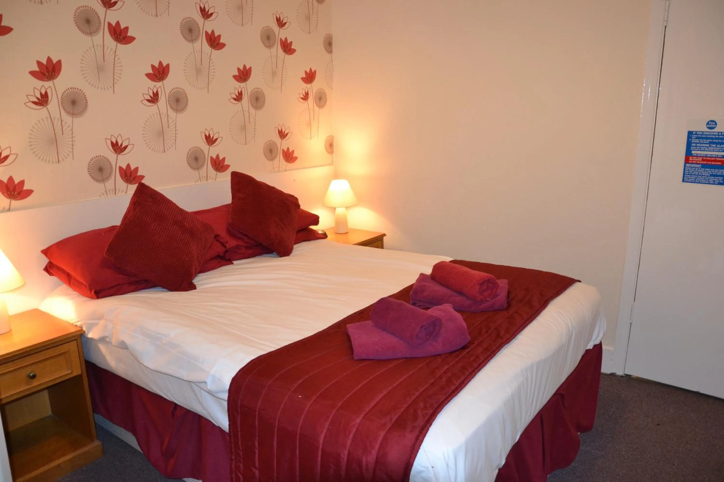 Bed in Abbey Lodge Hotel