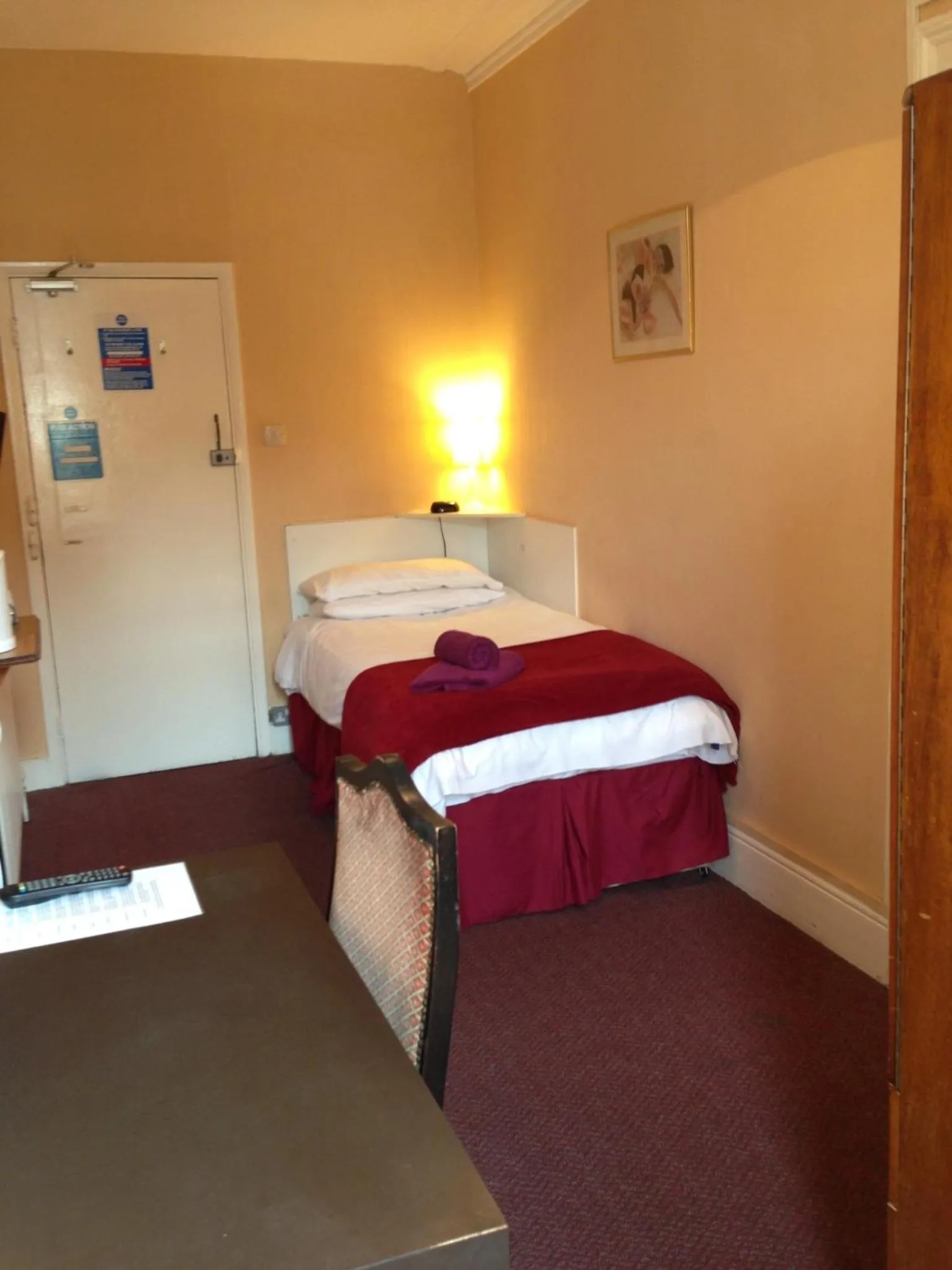 Bedroom, Bed in Abbey Lodge Hotel