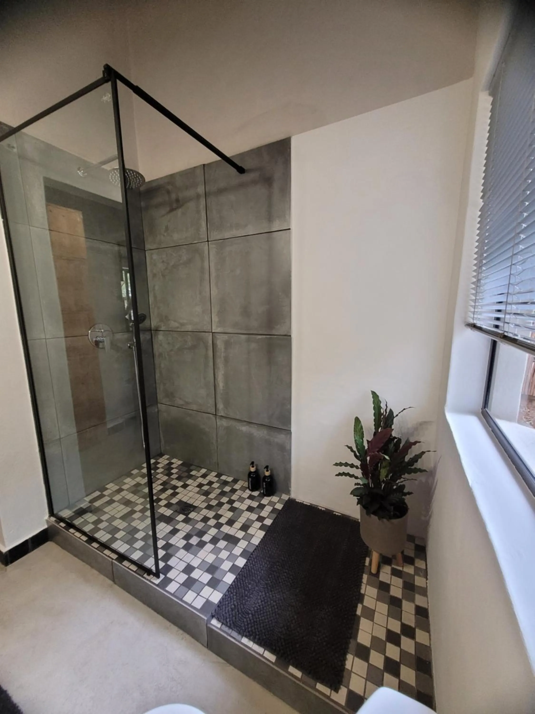 Shower in Switsongo B&B