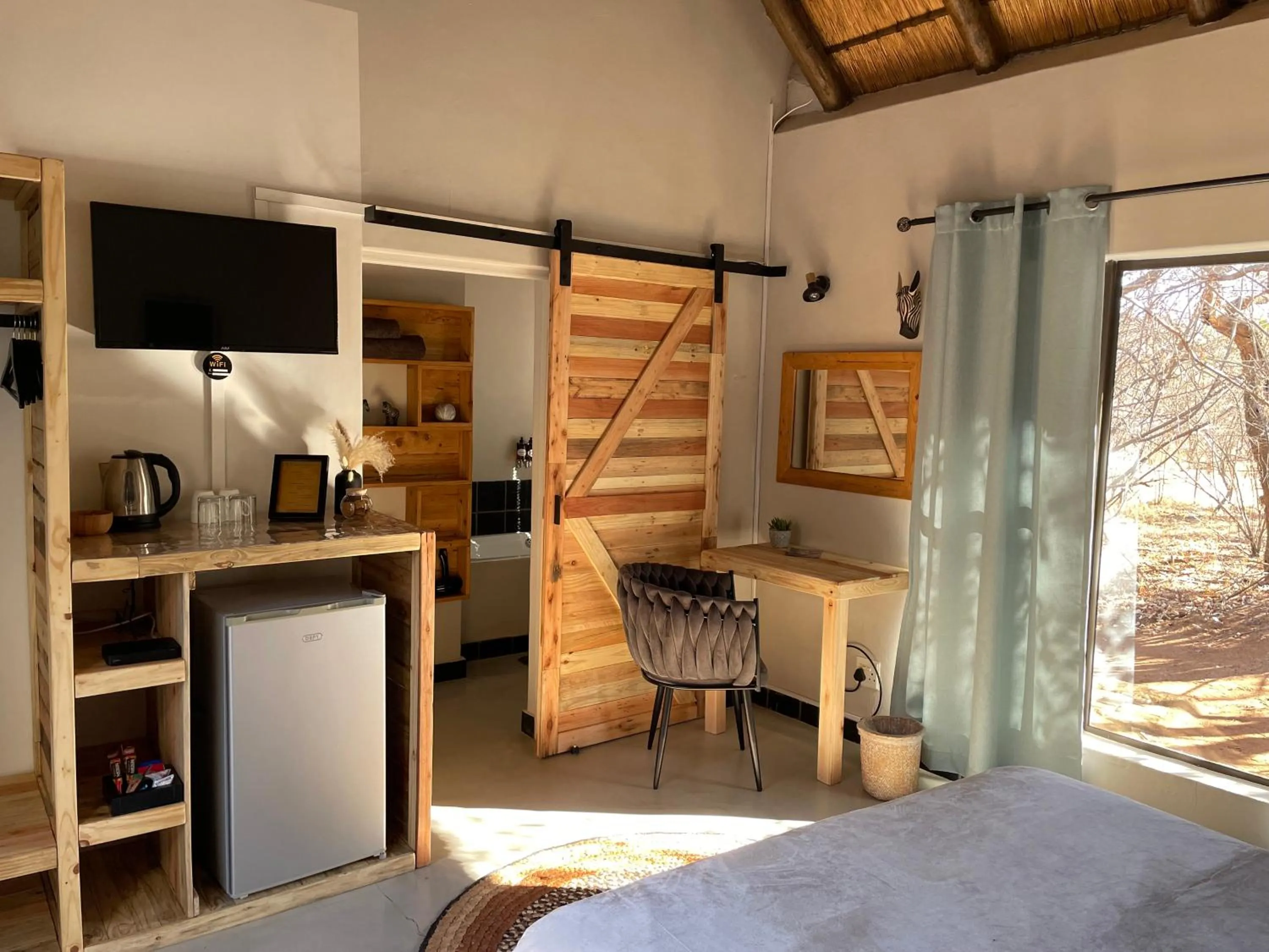 Bathroom, Bed in Switsongo B&B