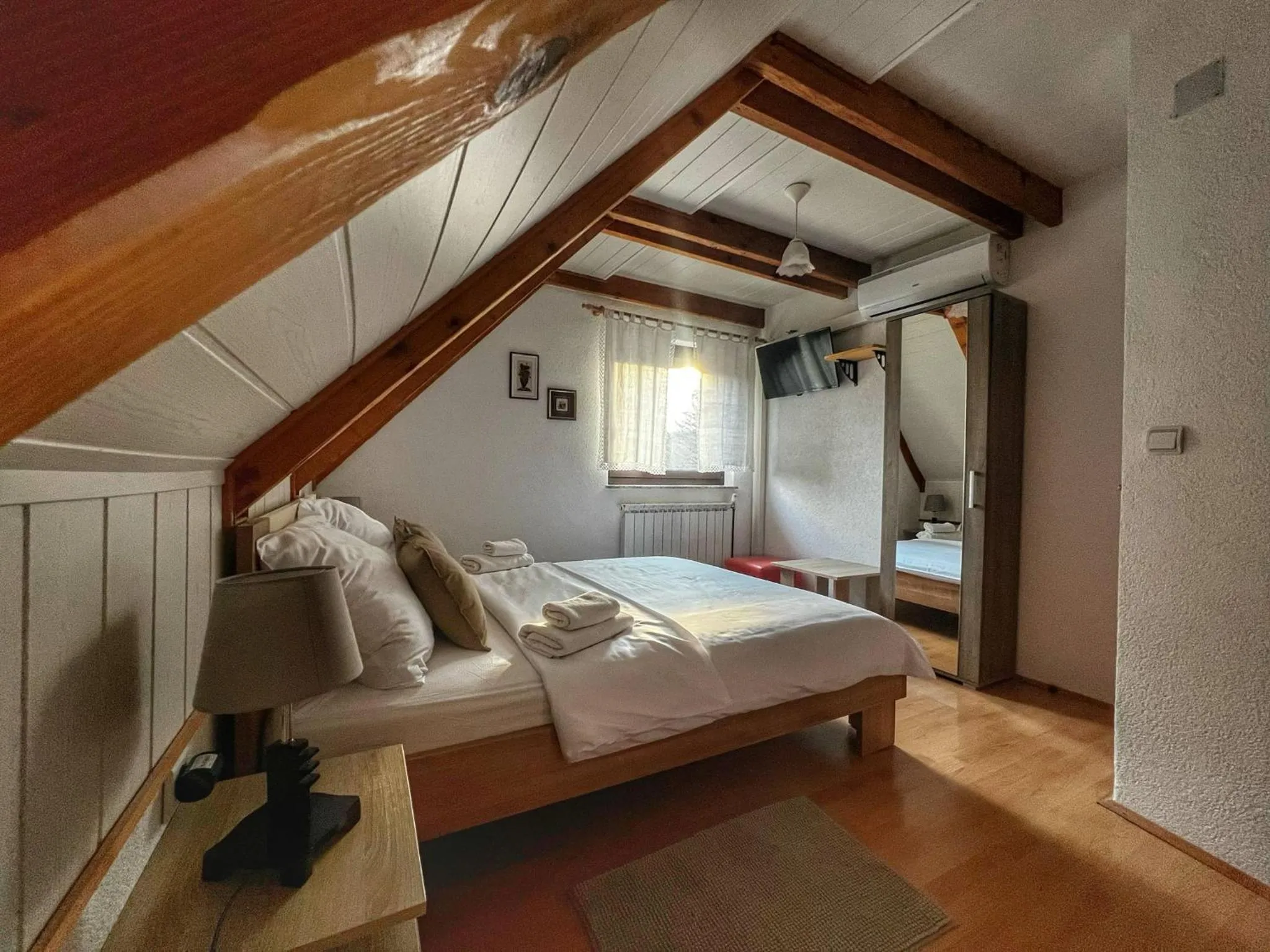 Bed in Villa Lykos Plitvice