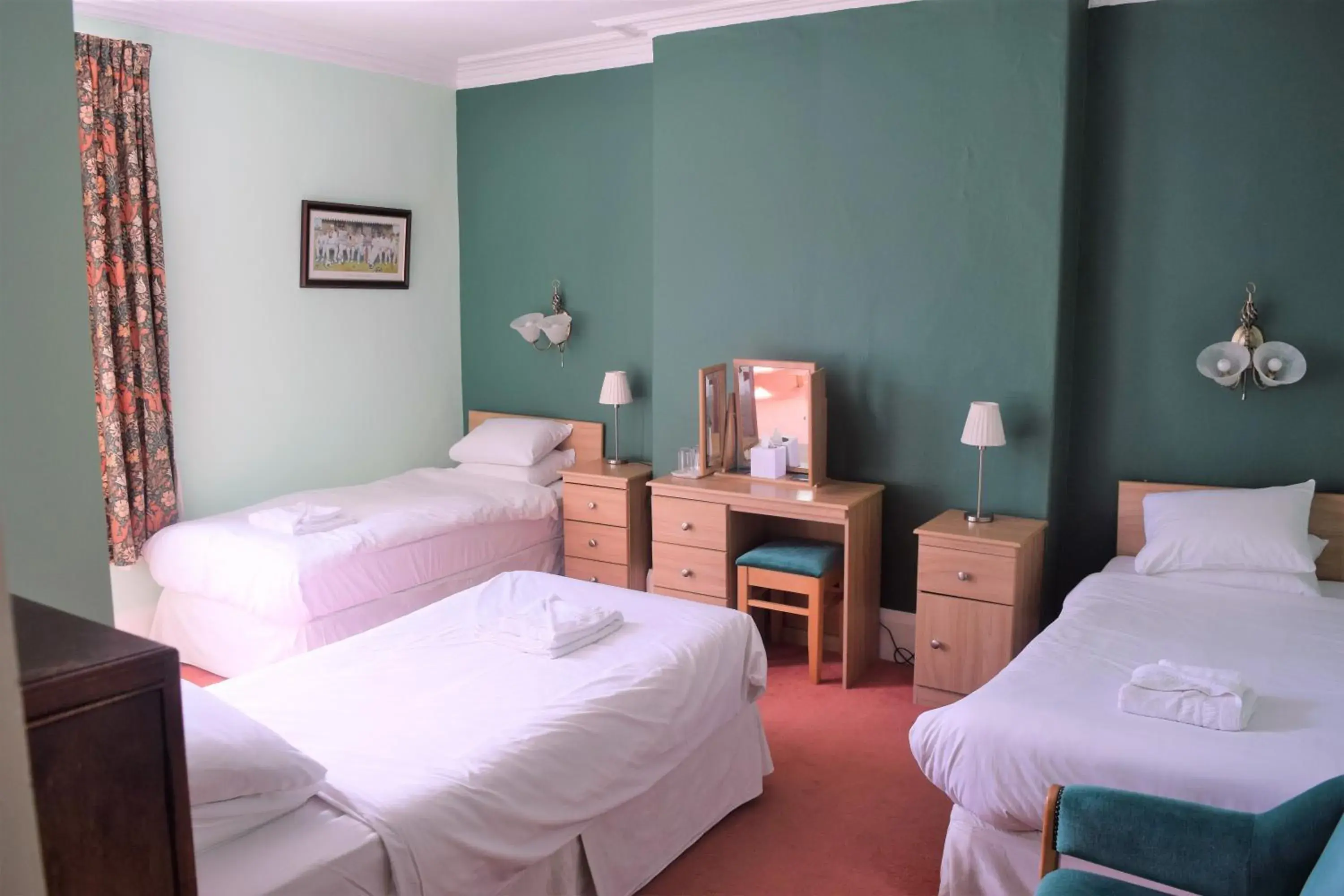 Bedroom, Bed in Cumberland Inn Bedroom, Bed in Cumberland Inn