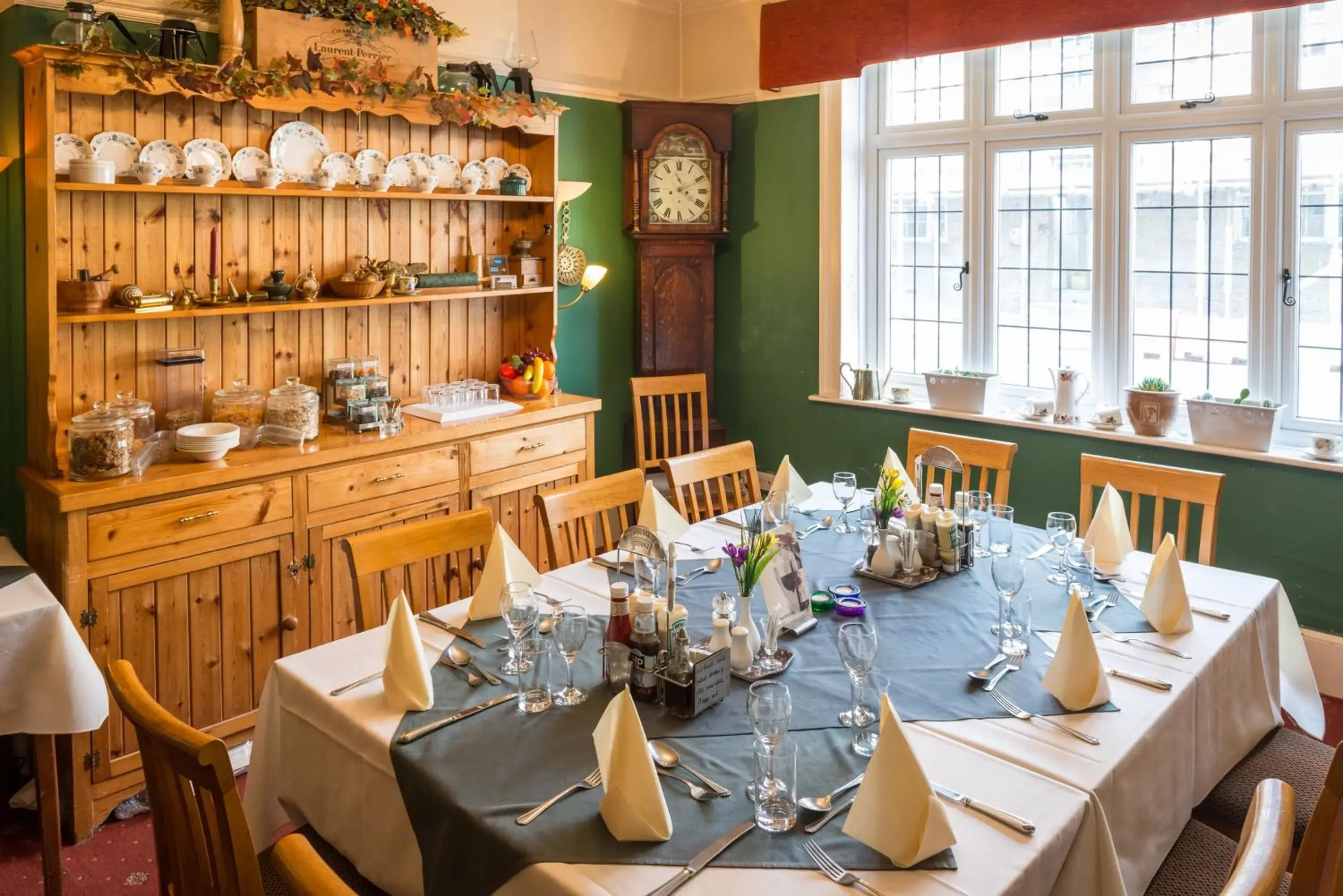 Restaurant/places to eat in Cumberland Inn Restaurant/places to eat in Cumberland Inn