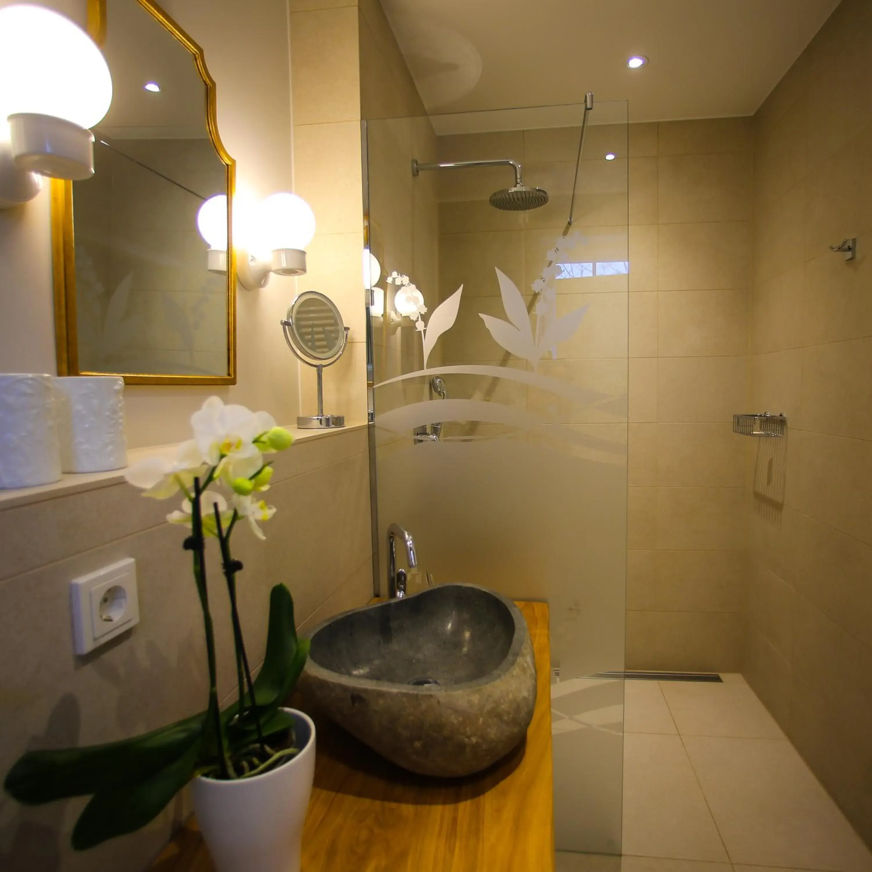 Deluxe Double Room with Extra Bed in Alwine - Landhaus an den Spreewiesen Deluxe Double Room with Extra Bed in Alwine - Landhaus an den Spreewiesen