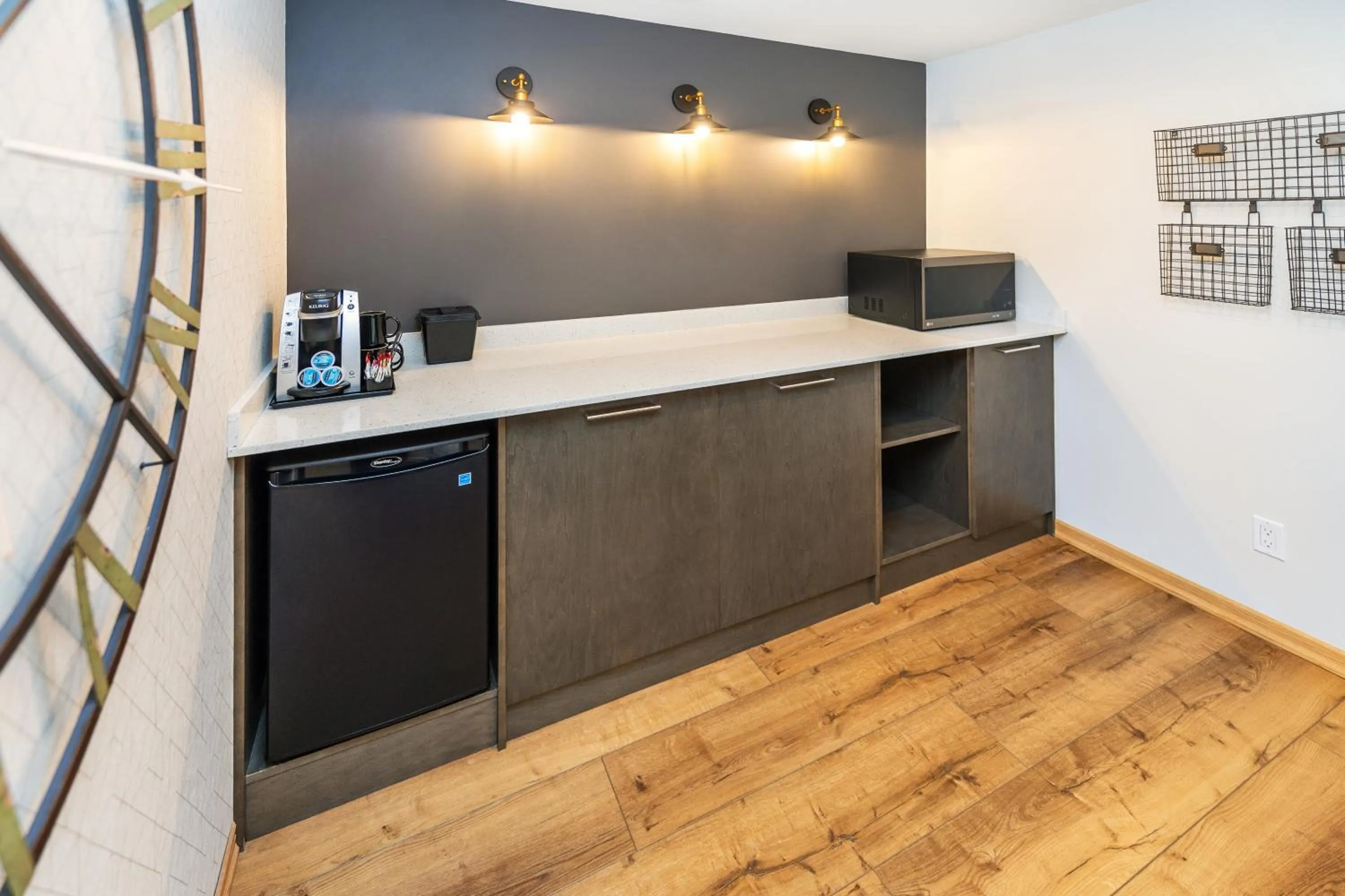 microwave in Banff Inn