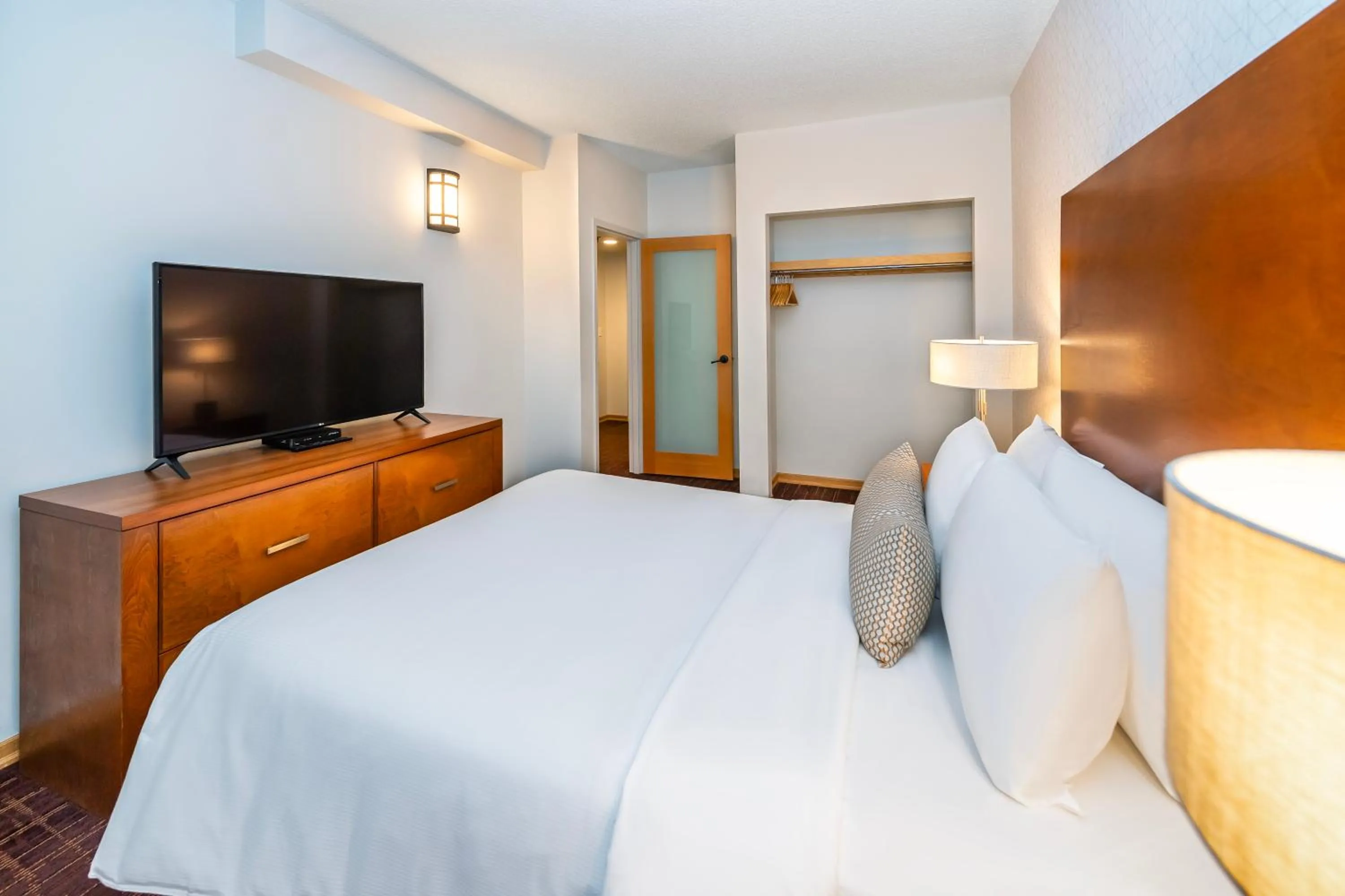 TV and multimedia, Bed in Banff Inn