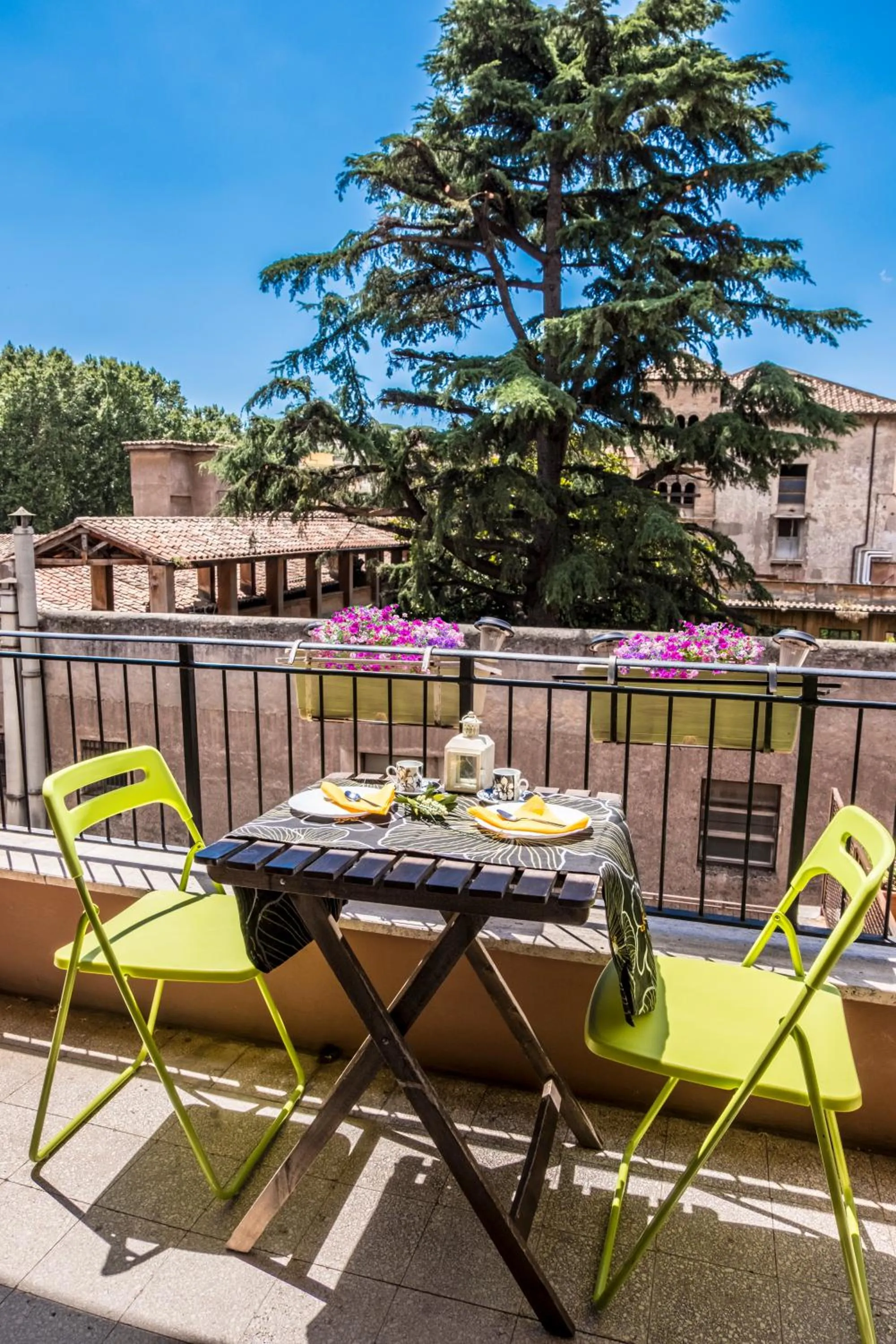 Garden view in B&B Zen Trastevere