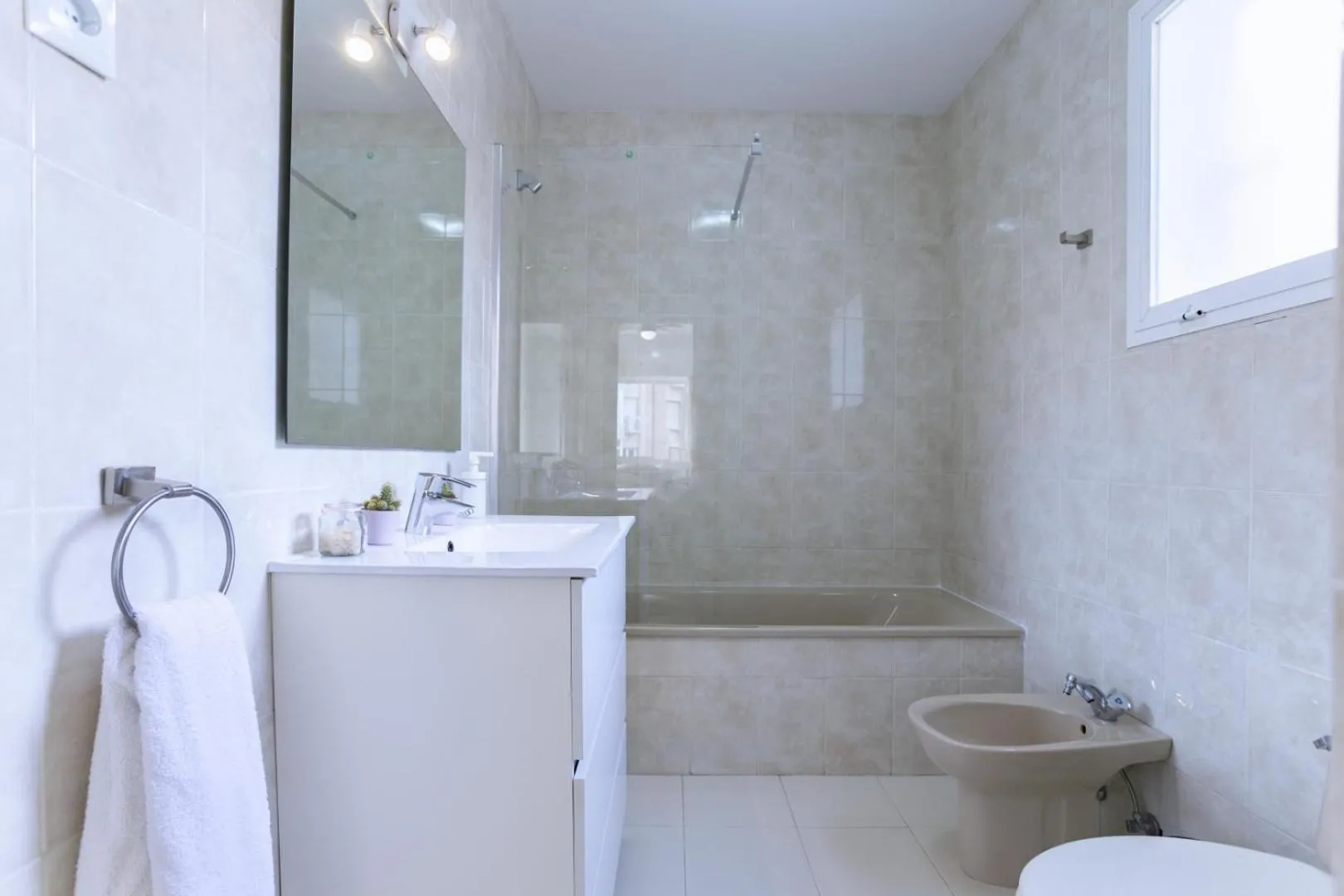 Bathroom in Rentcostadelsol Malagueta Arenal