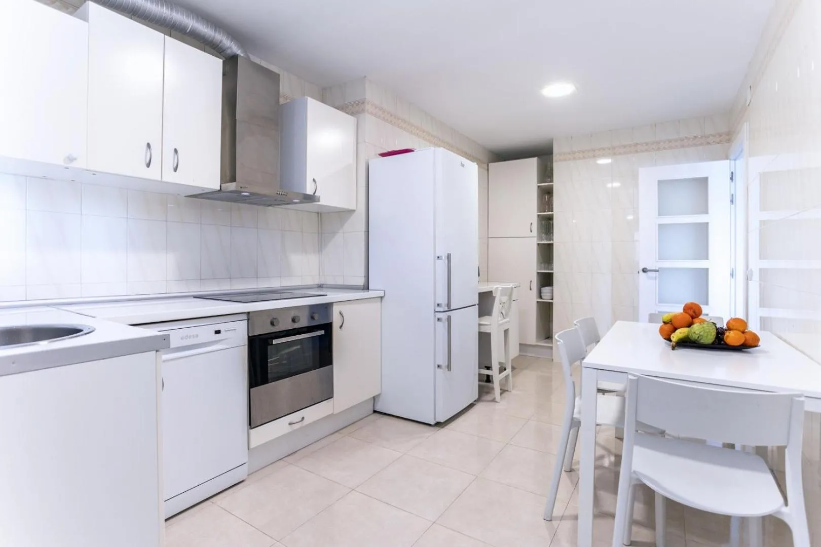 Kitchen or kitchenette in Rentcostadelsol Malagueta Arenal