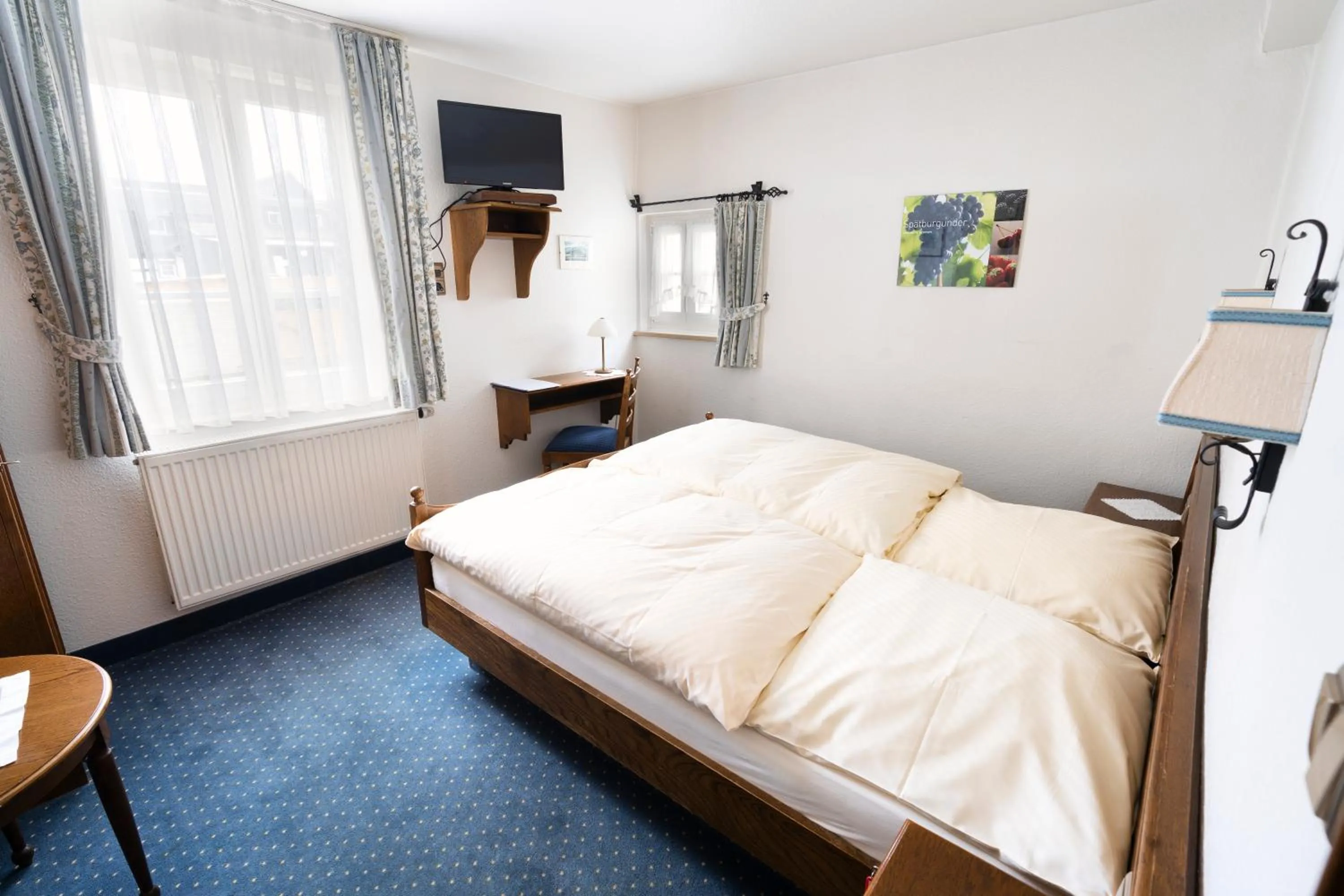 Photo of the whole room, Bed in Gästehaus Korf