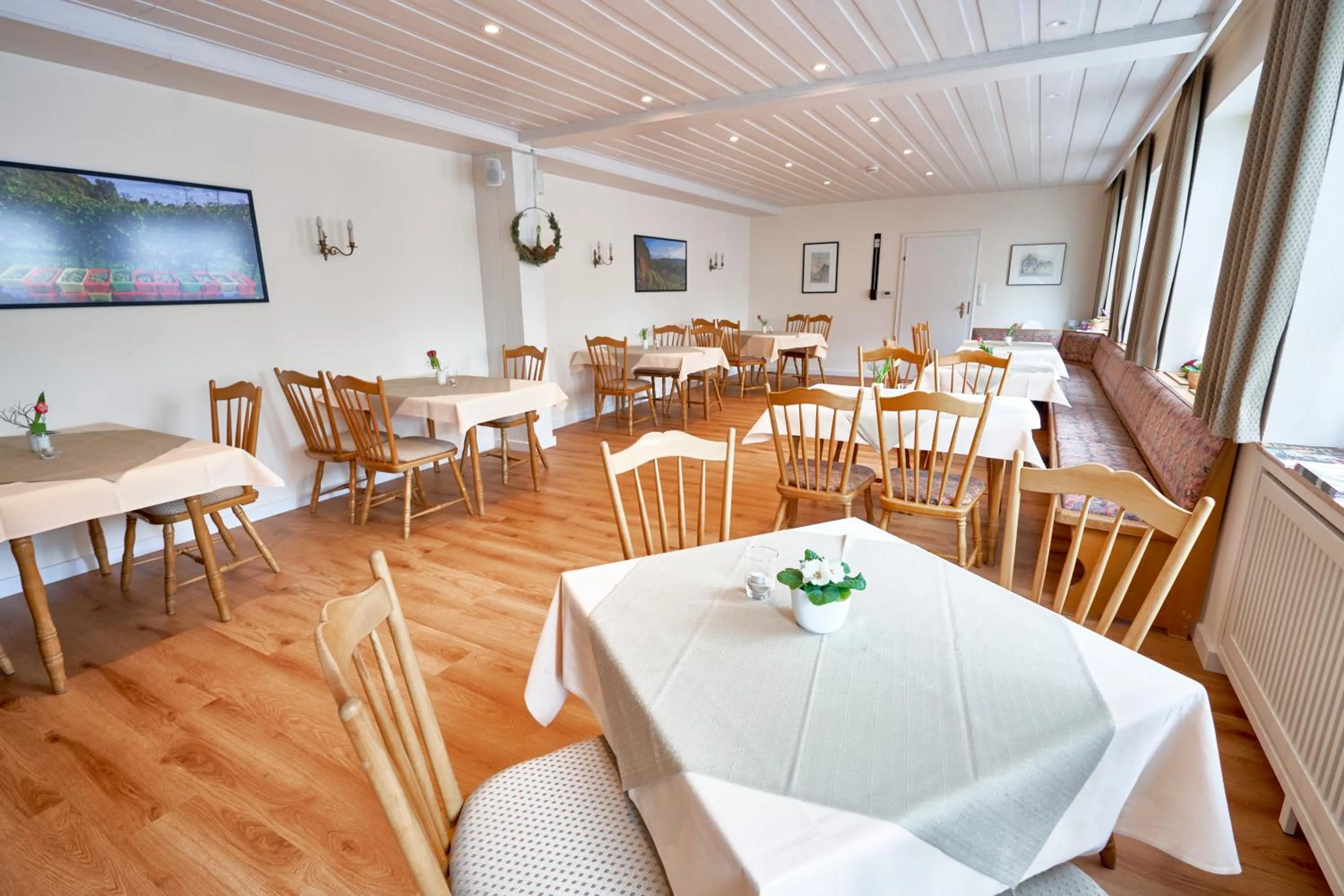 Restaurant/places to eat in Gästehaus Korf