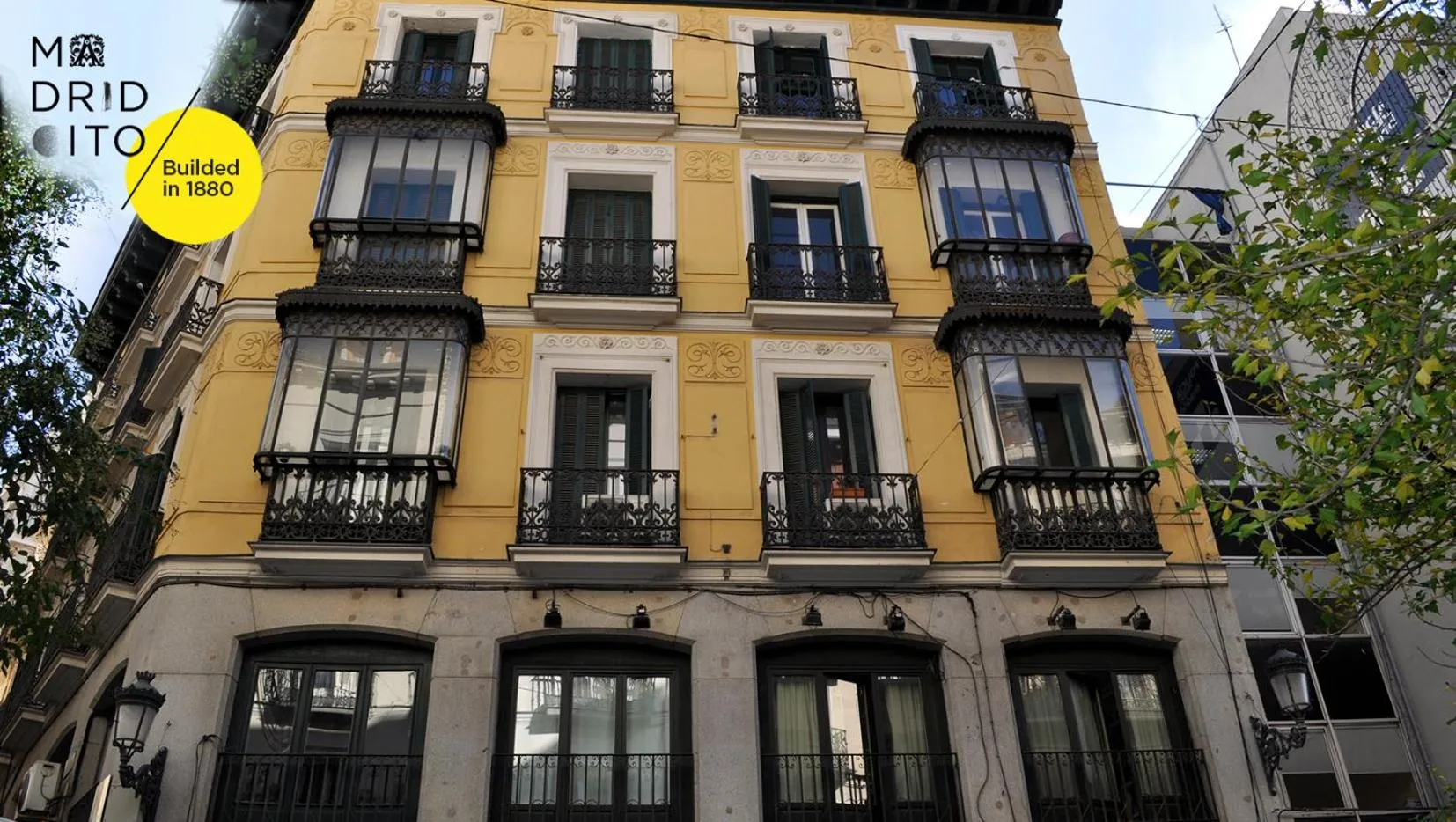 Facade/entrance in Madridcito