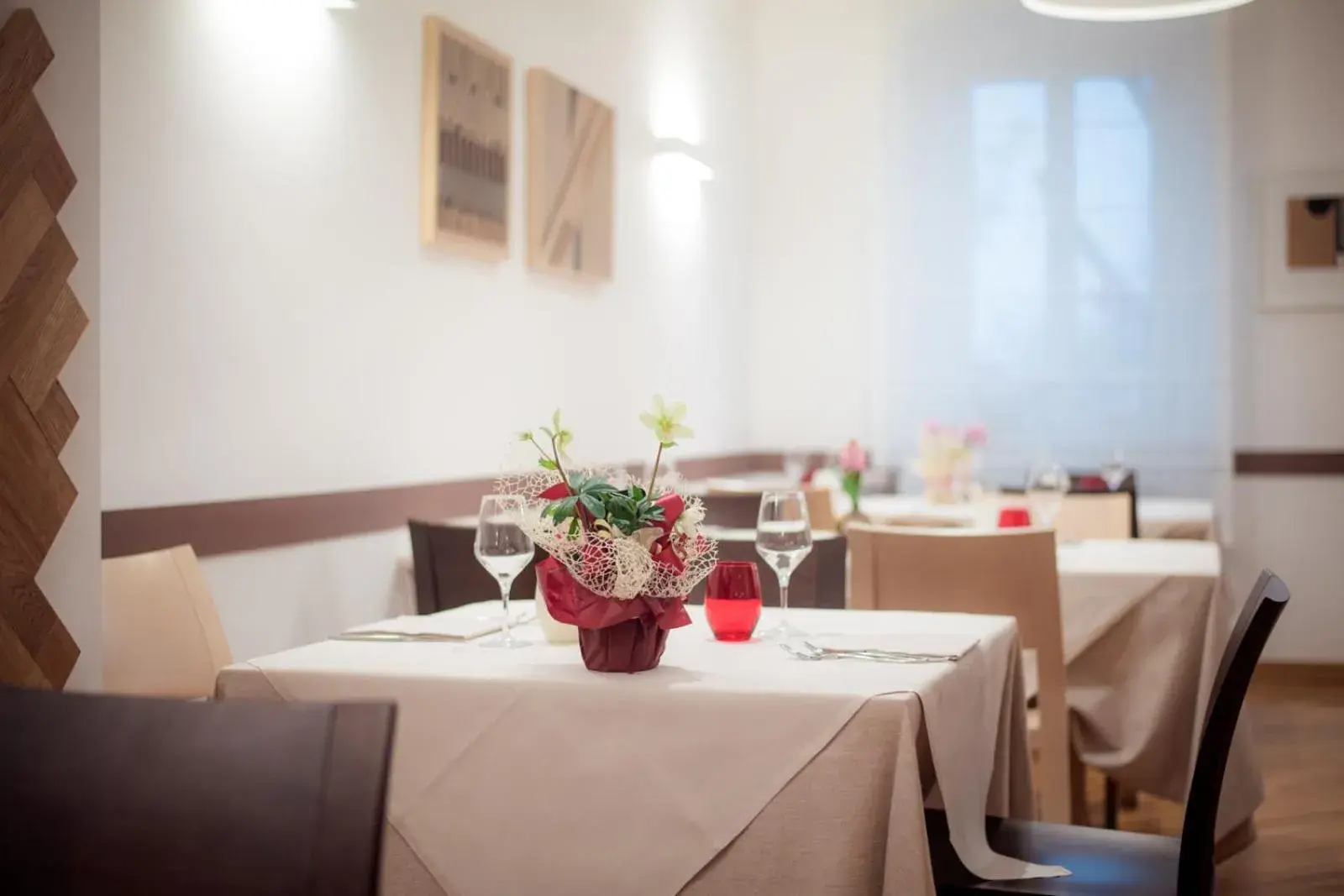 Restaurant/places to eat in Hotel Valeria Restaurant/places to eat in Hotel Valeria