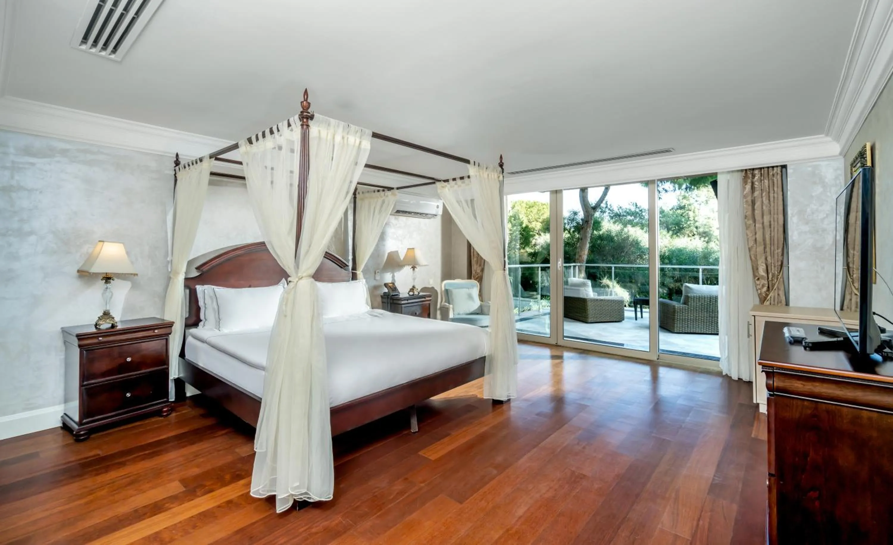 Bed in Club Prive By Rixos Belek