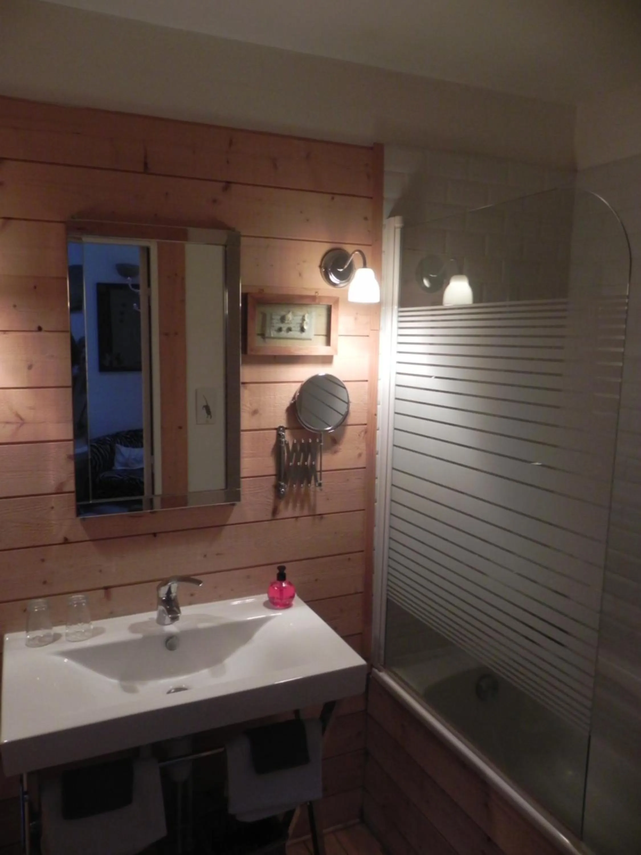 Bathroom in Les chambres du Chat Perché