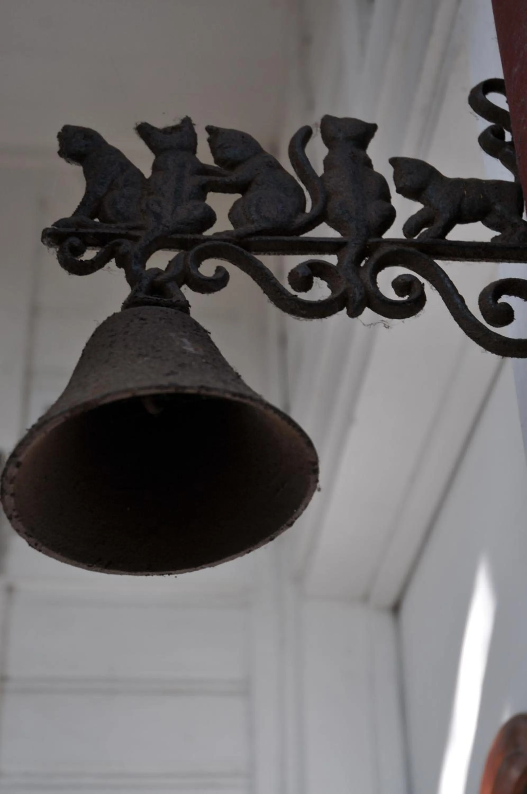 Decorative detail in Les chambres du Chat Perché