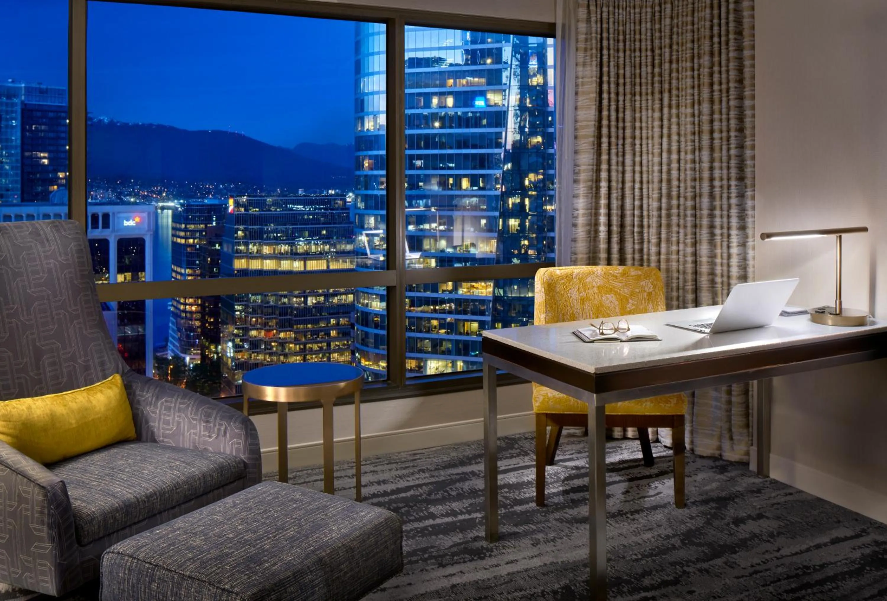 Photo of the whole room in Hyatt Regency Vancouver