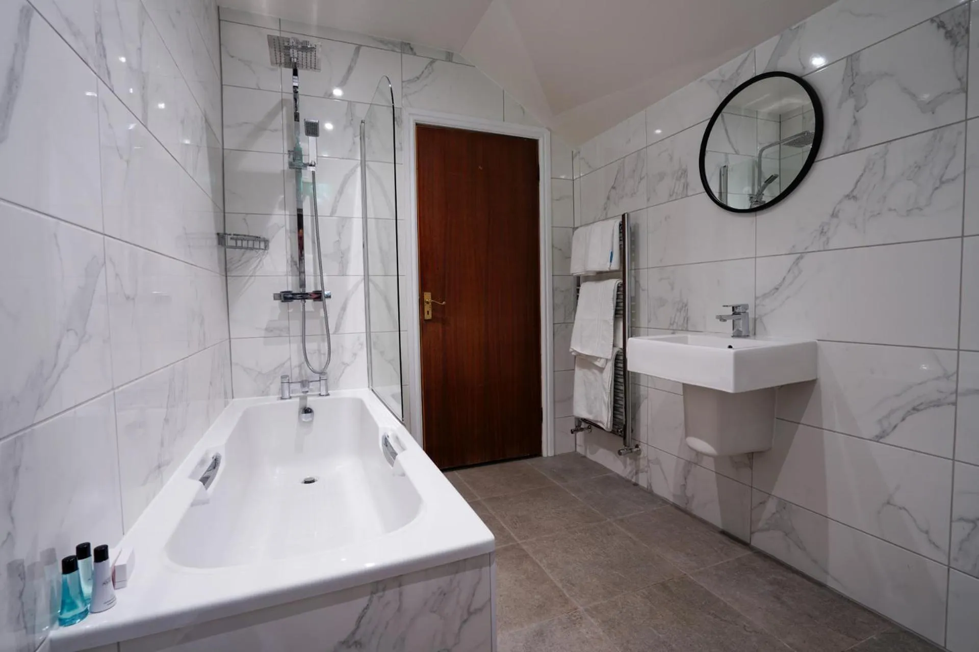 Bathroom in Gomersal Park Hotel & Bazaar Spa
