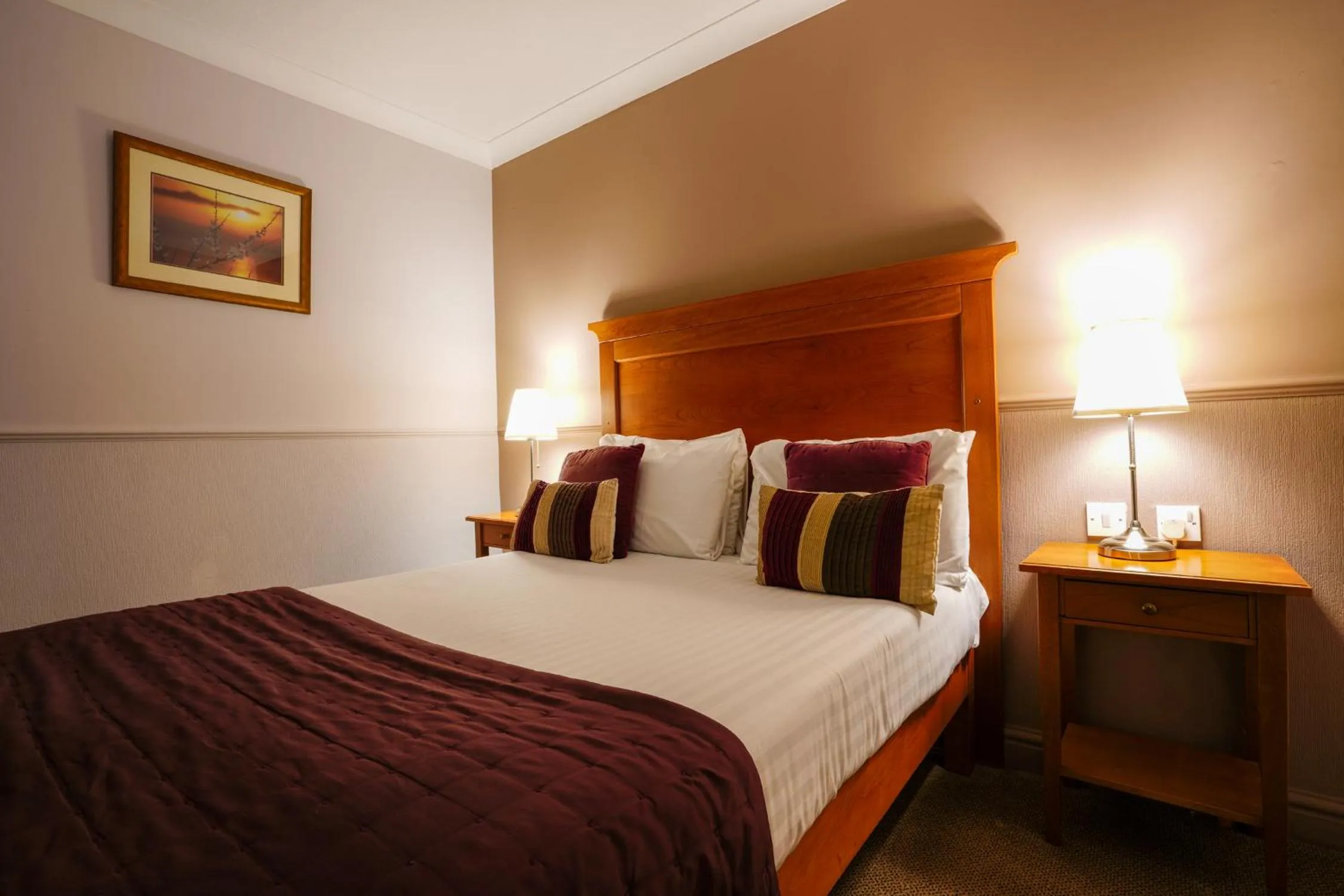 Bed in Gomersal Park Hotel & Bazaar Spa