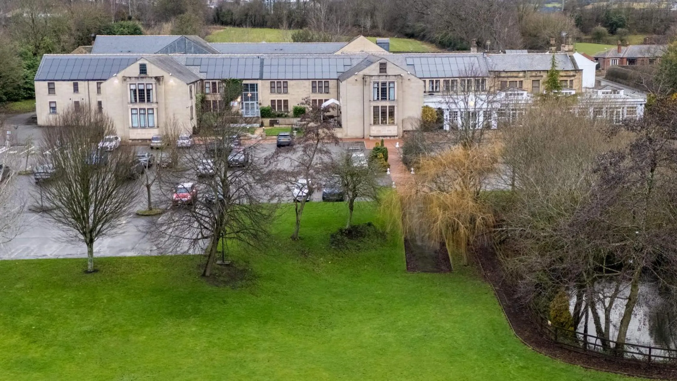 Property building in Gomersal Park Hotel & Bazaar Spa