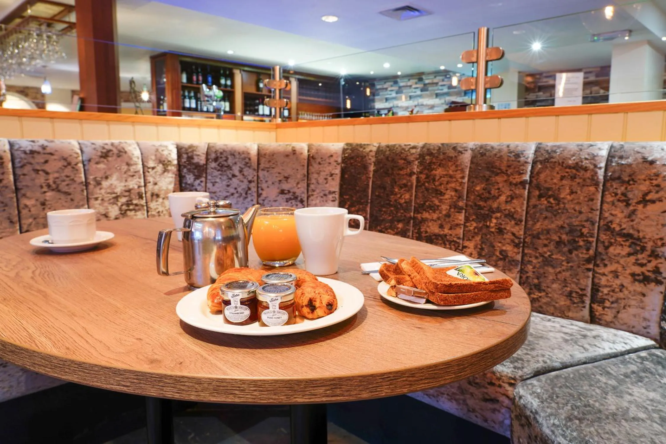 Breakfast in Gomersal Park Hotel & Bazaar Spa