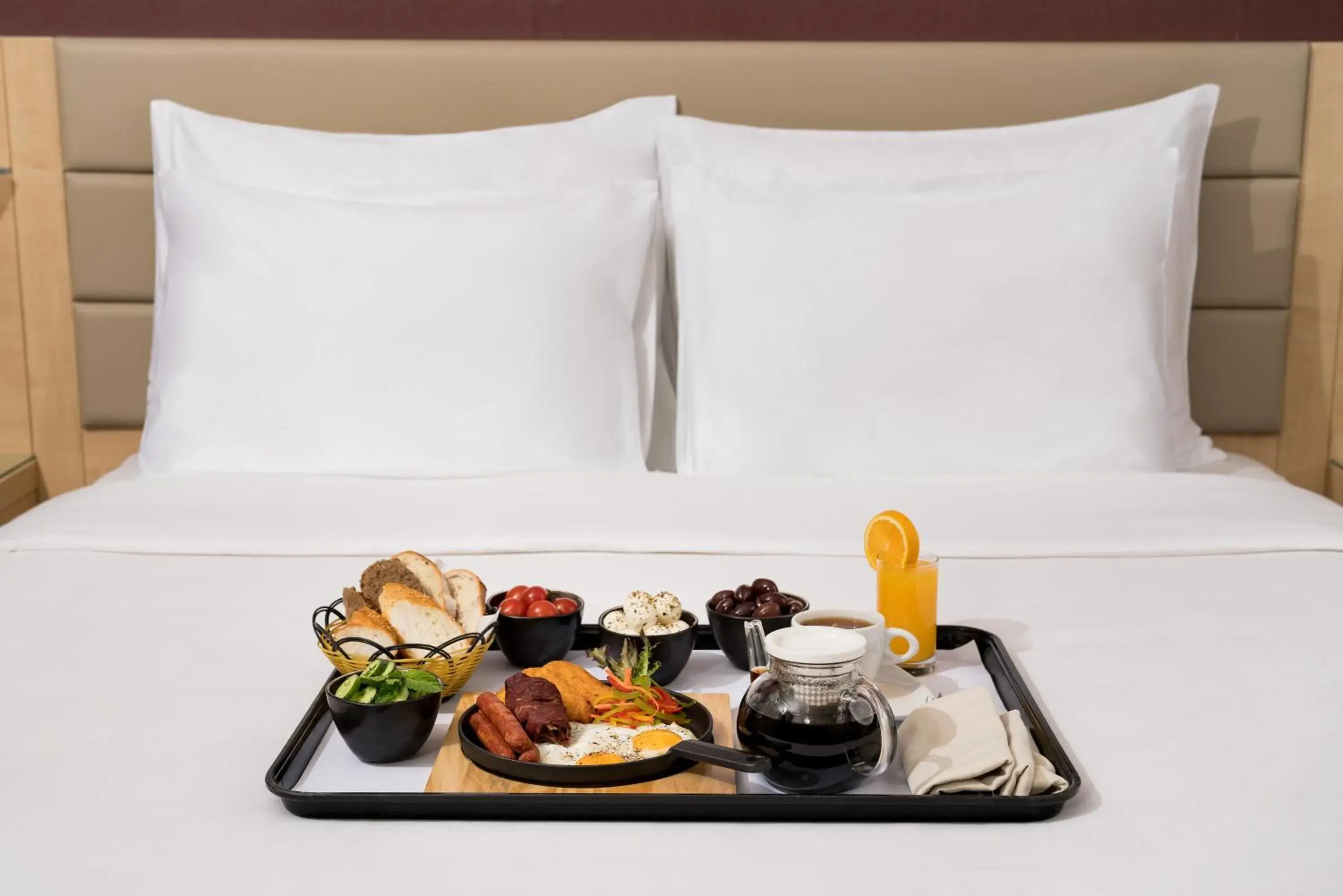 Breakfast, Bed in SAS Residence & Hotel Dhahran Breakfast, Bed in SAS Residence & Hotel Dhahran