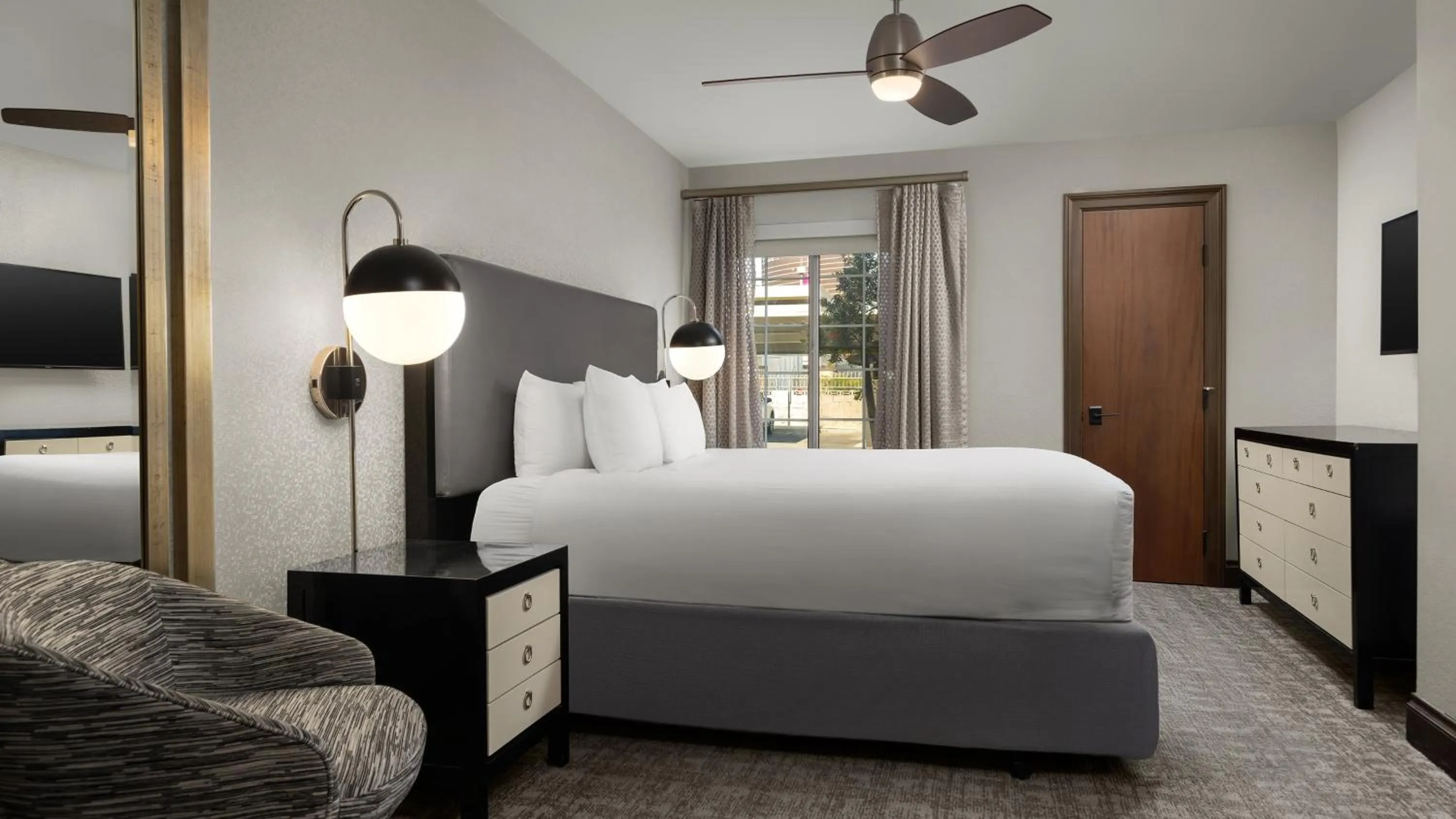 Photo of the whole room, Bed in Holiday Inn Club Vacations at Desert Club Resort