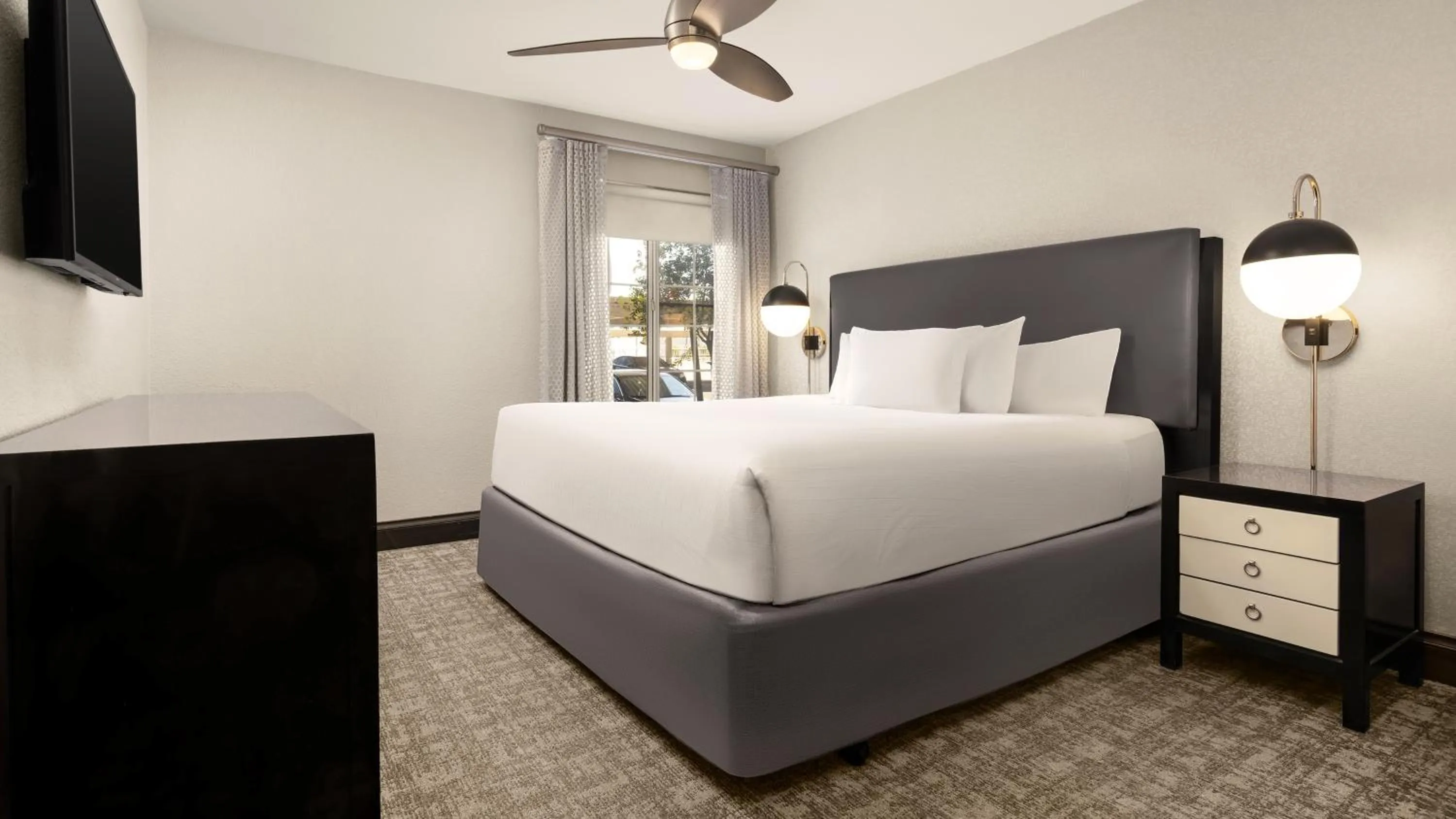 Bed in Holiday Inn Club Vacations at Desert Club Resort