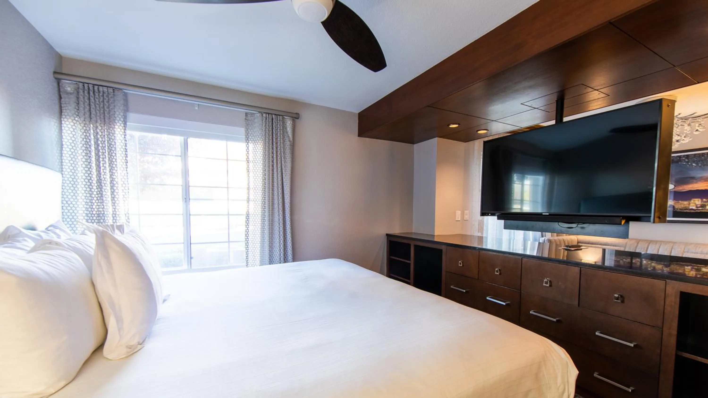 Photo of the whole room, Bed in Holiday Inn Club Vacations at Desert Club Resort