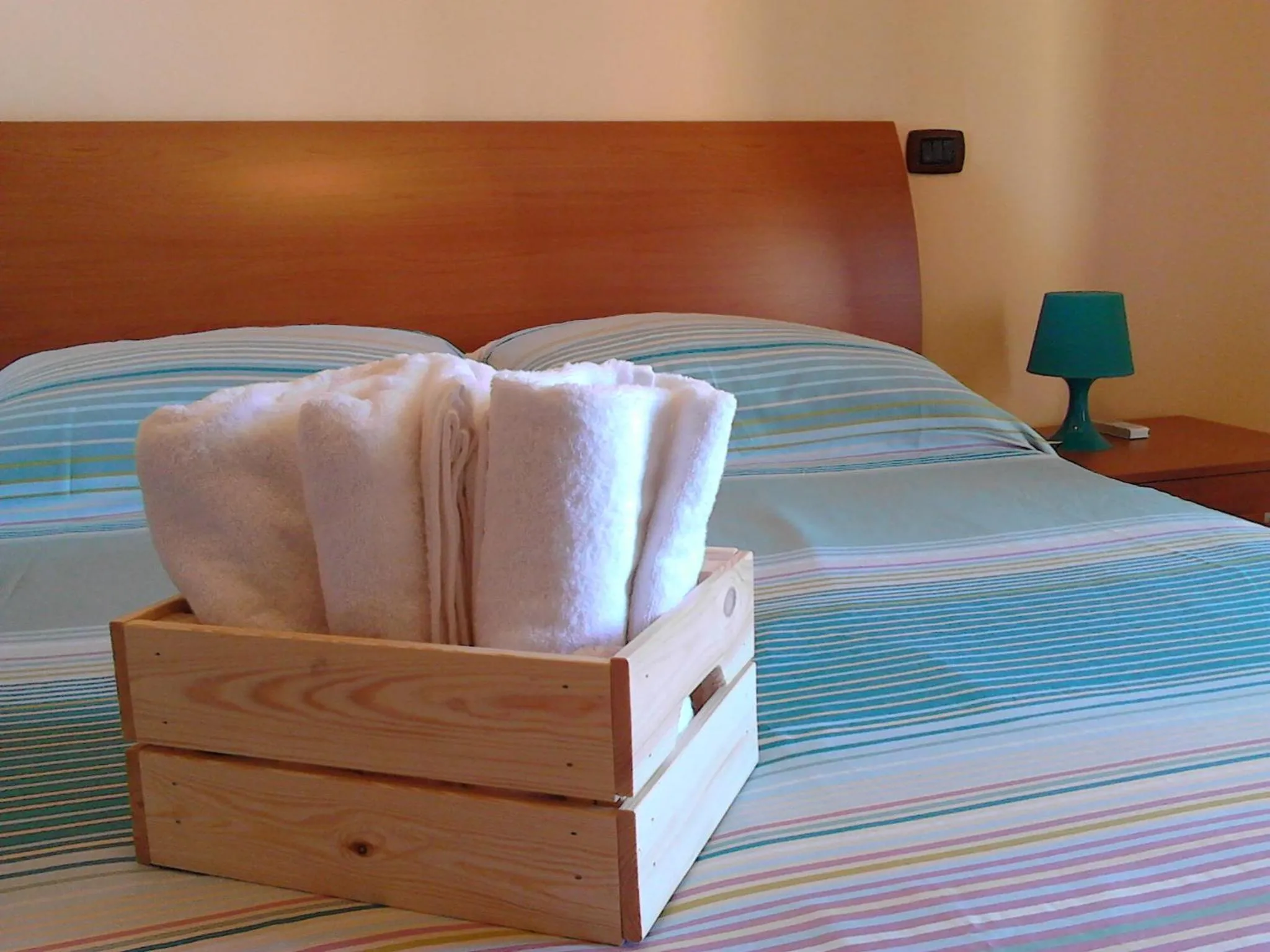 Decorative detail, Bed in Bed and breakfast MieleZenzero