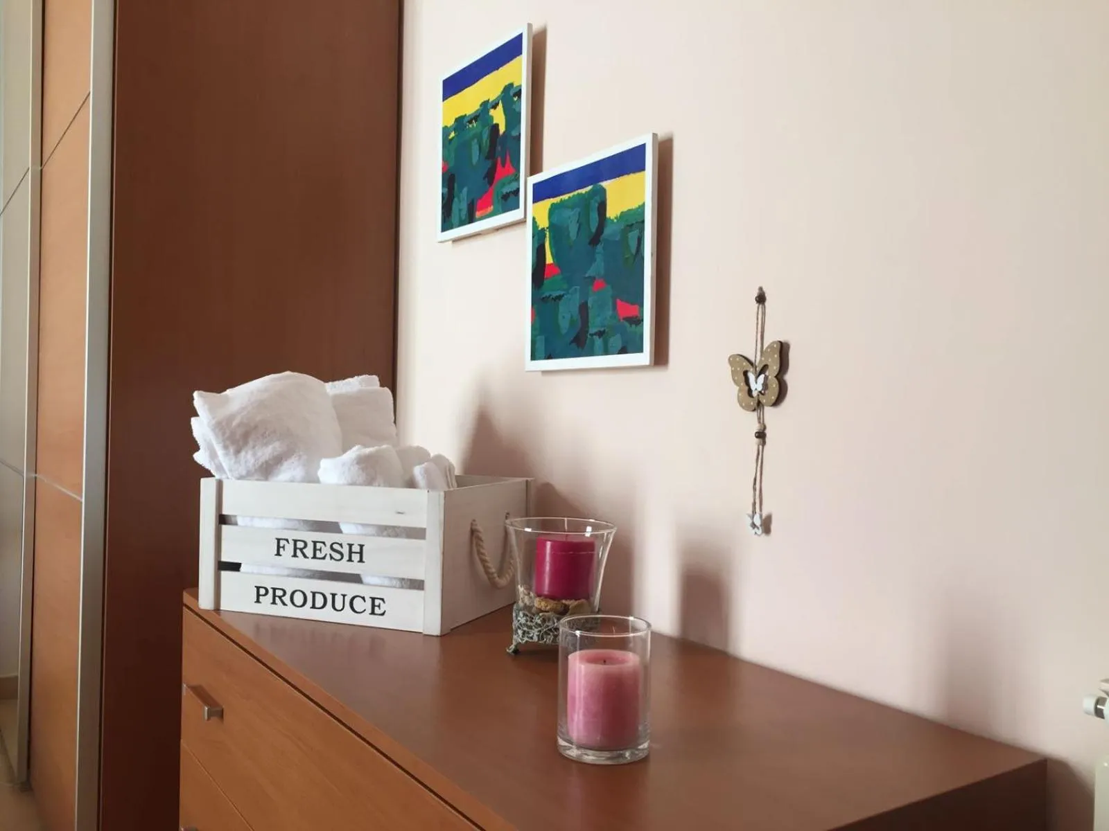 Decorative detail, Bed in Bed and breakfast MieleZenzero