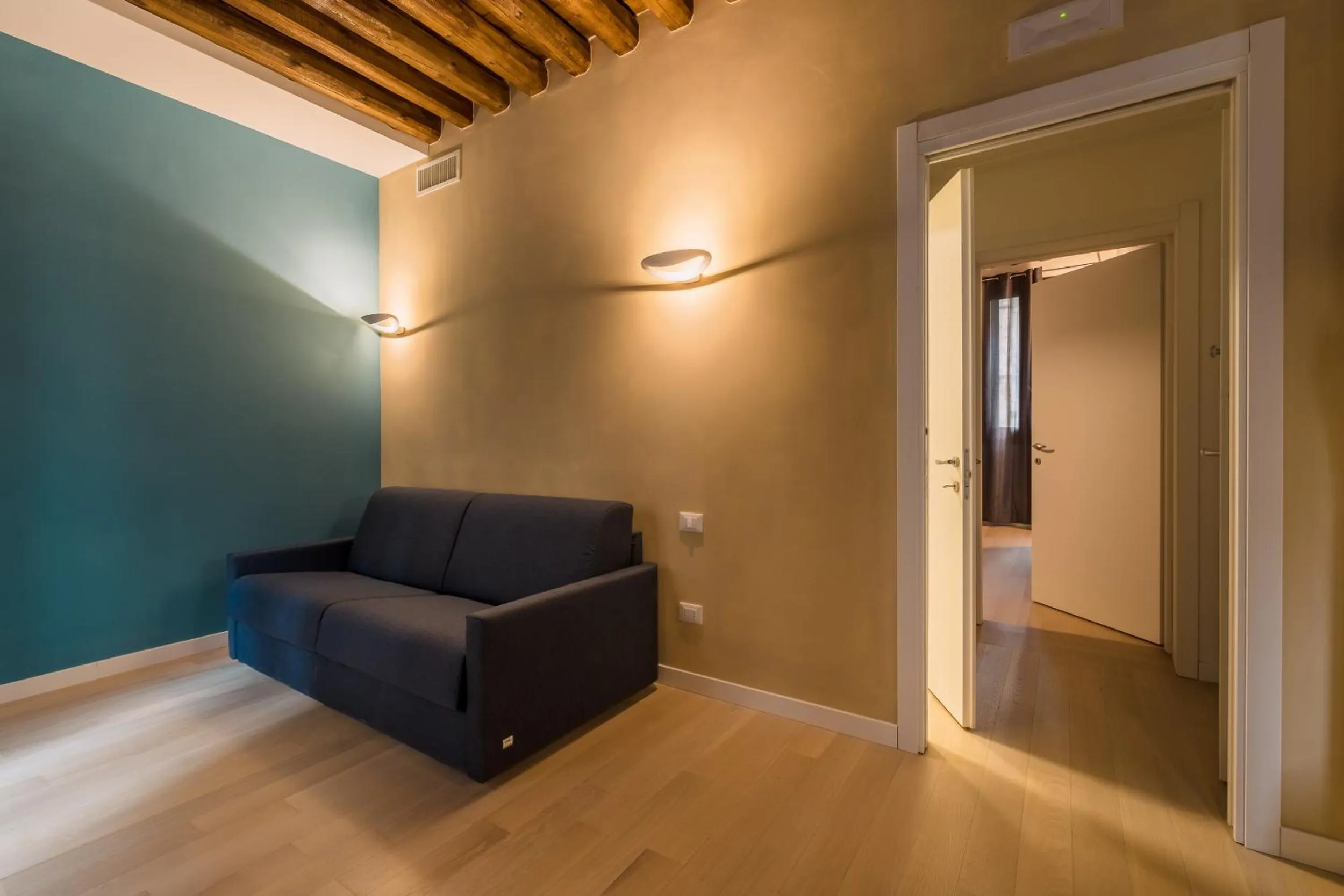 Bed in Charming Palace Corte del Teatro