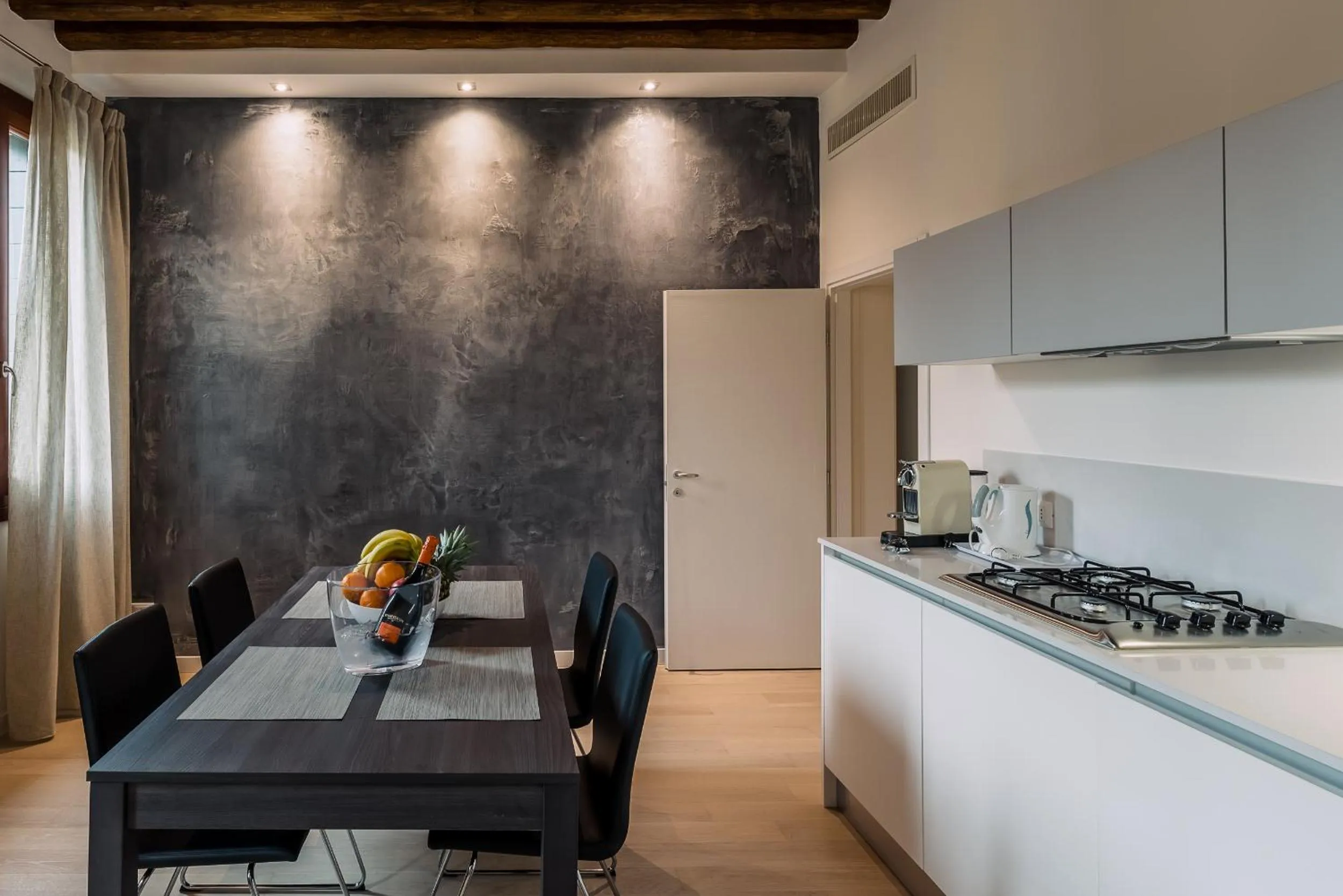 Dining area in Charming Palace Corte del Teatro