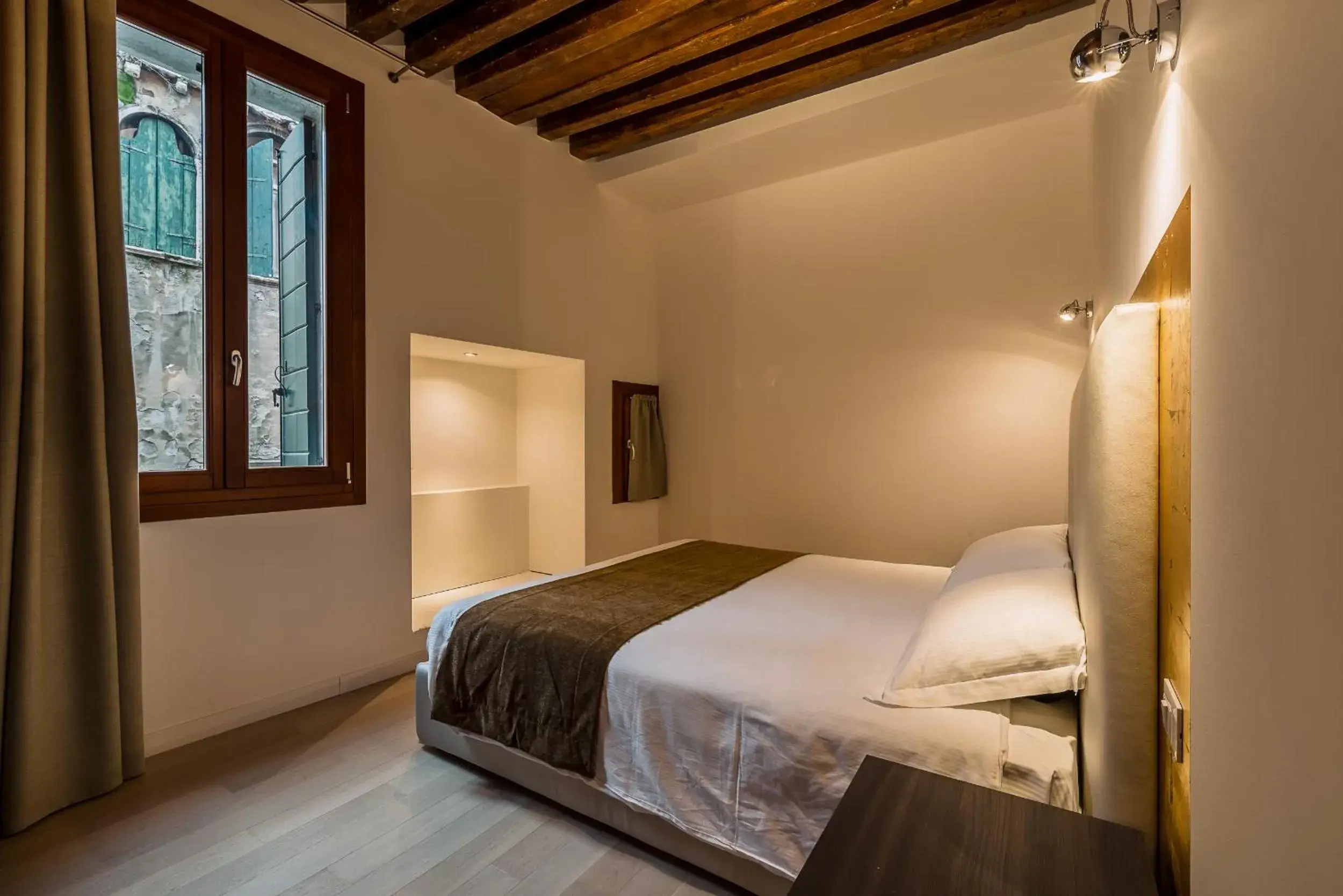 Bed in Charming Palace Corte del Teatro Bed in Charming Palace Corte del Teatro