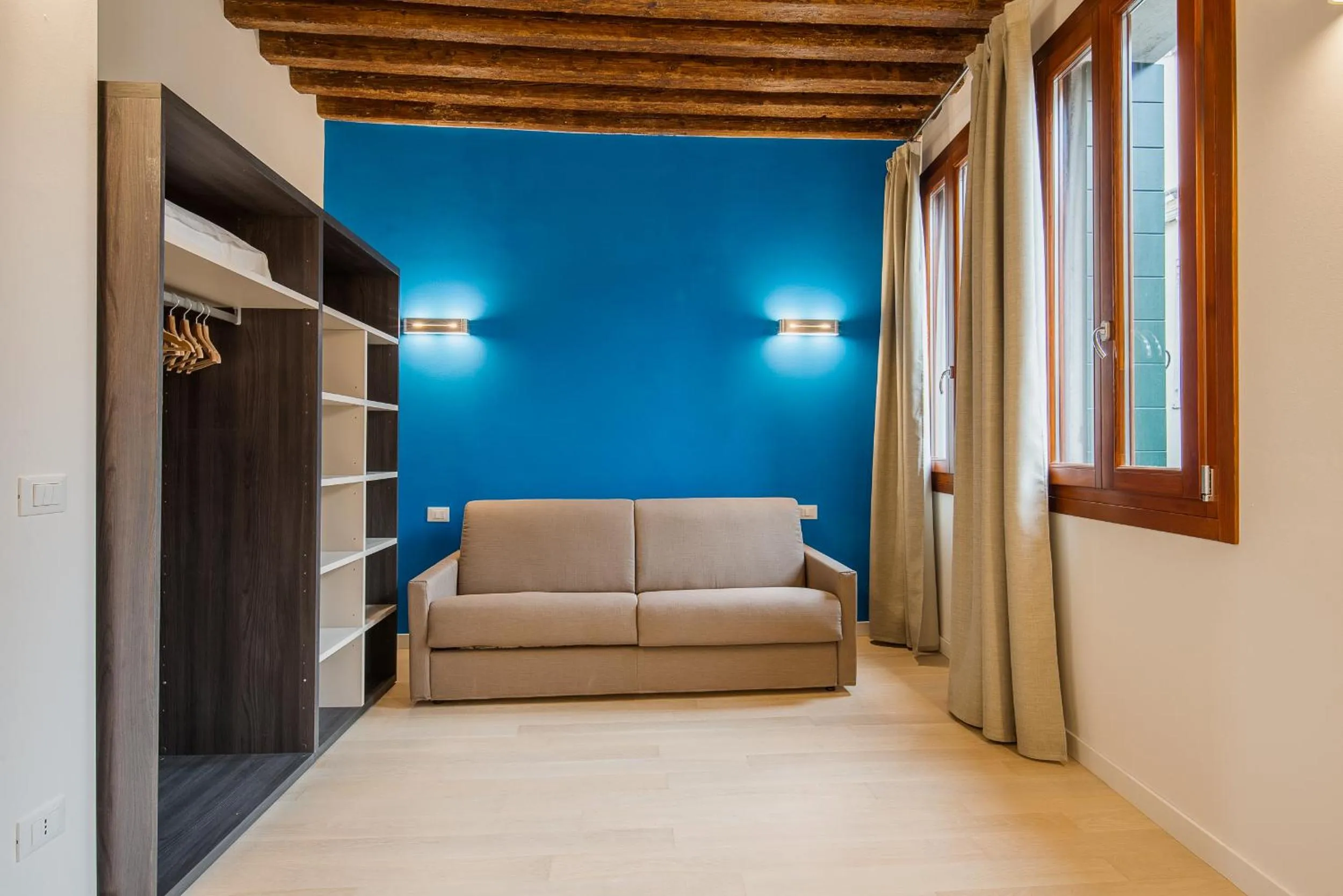 Bed in Charming Palace Corte del Teatro