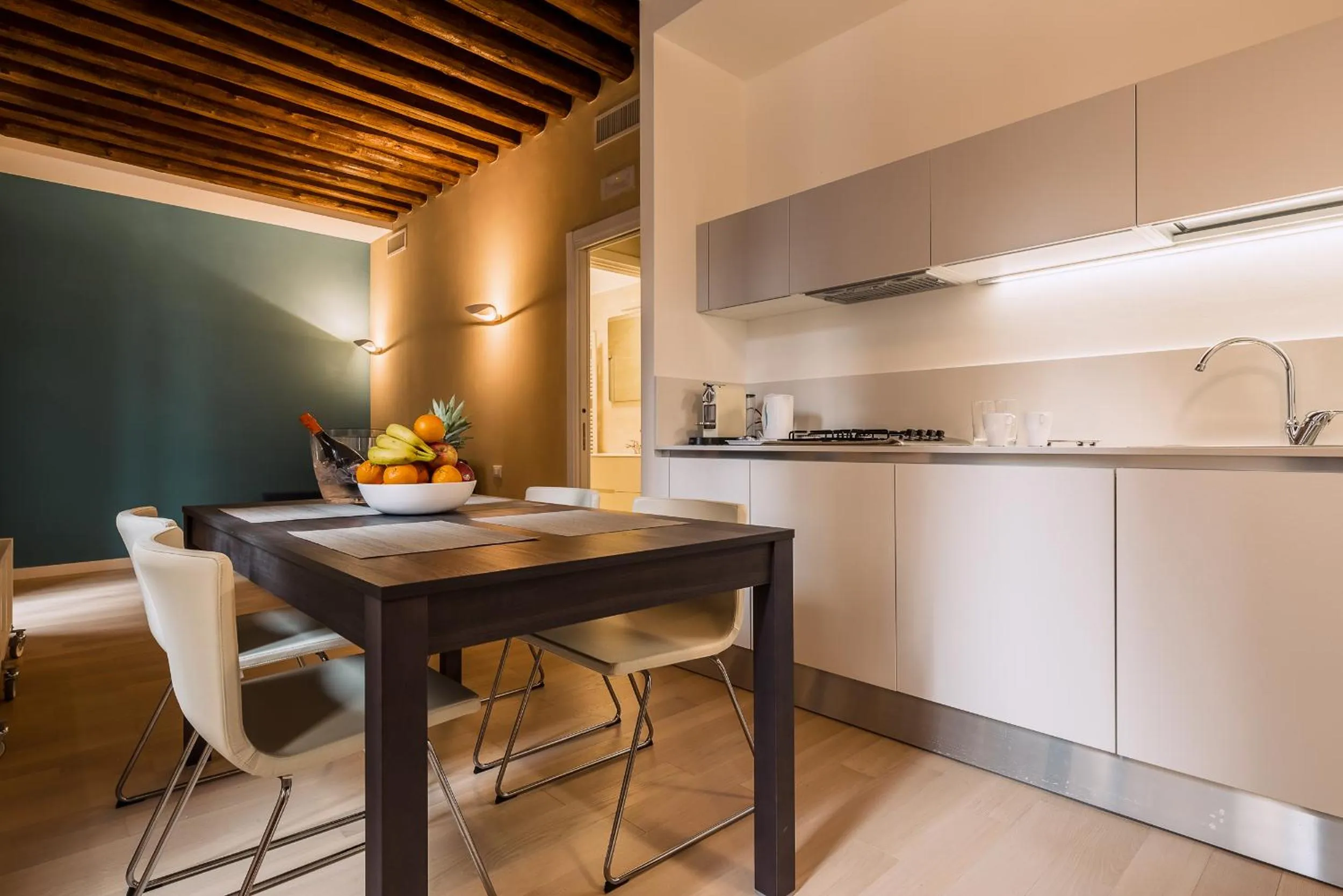 Dining area in Charming Palace Corte del Teatro