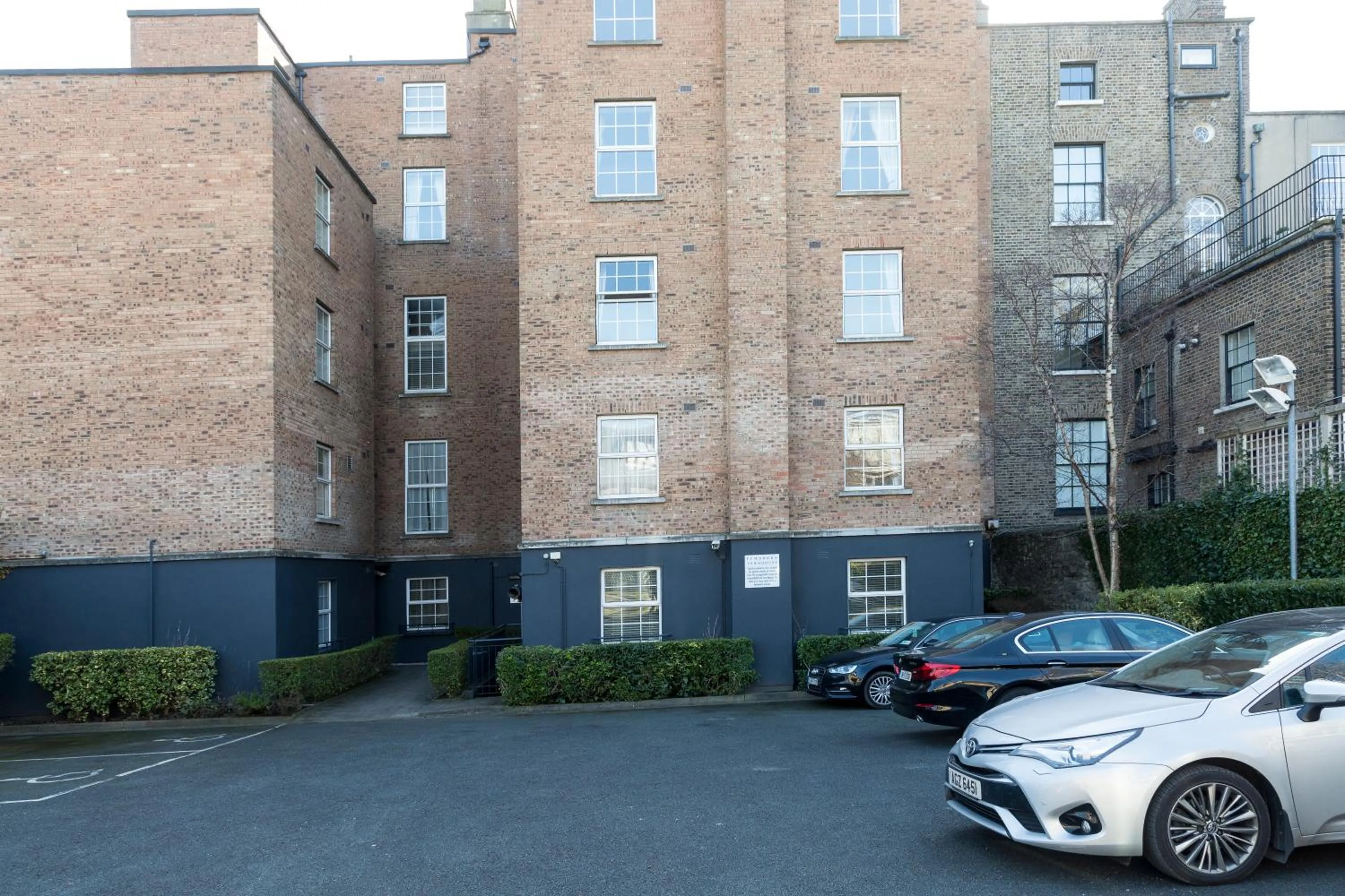 Area and facilities in Pembroke Townhouse