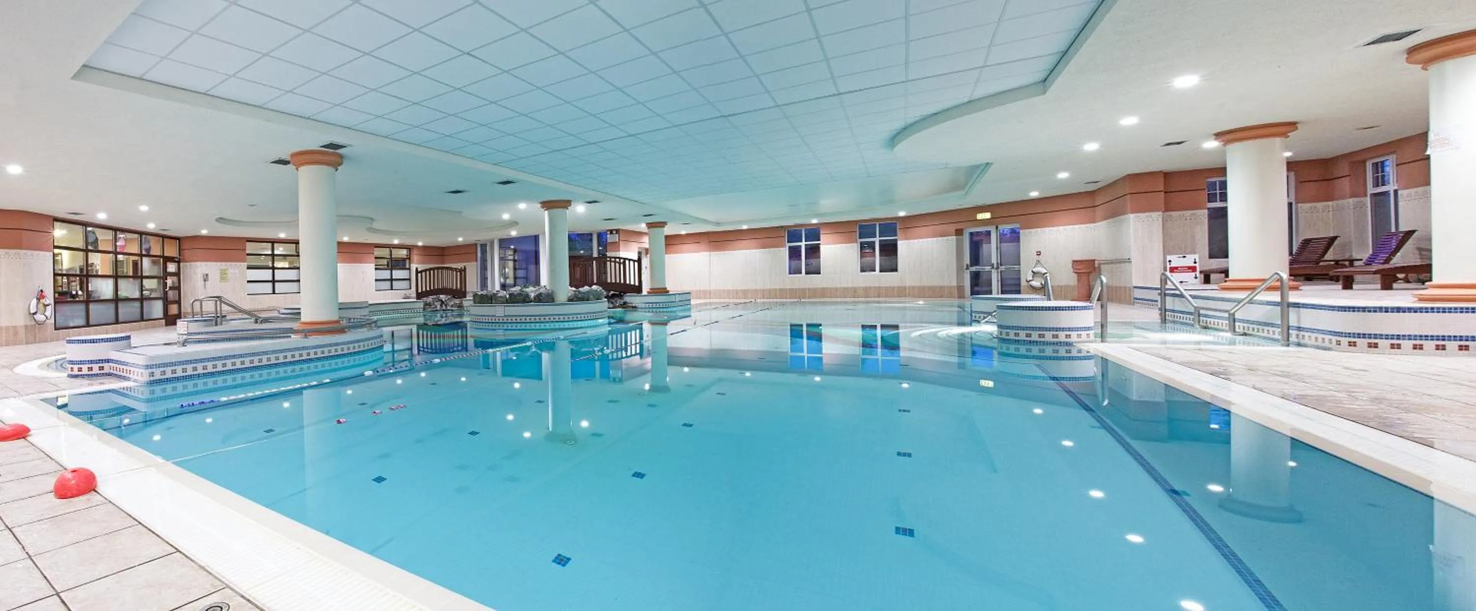 Swimming pool in Fitzgeralds Woodlands House Hotel