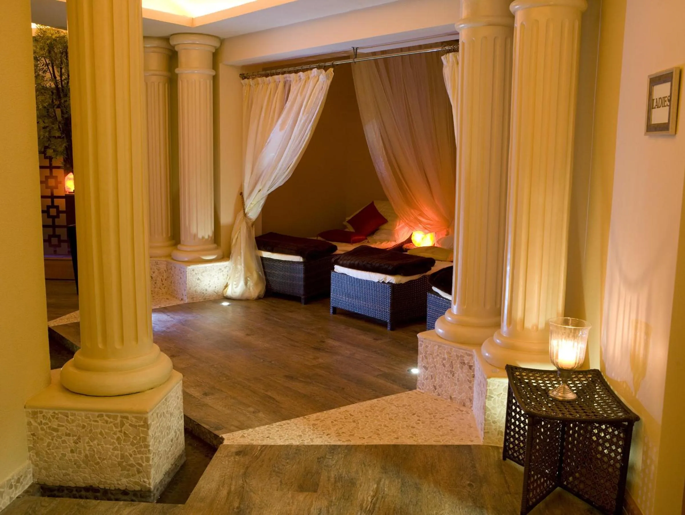 Spa and wellness centre/facilities, Bed in Fitzgeralds Woodlands House Hotel