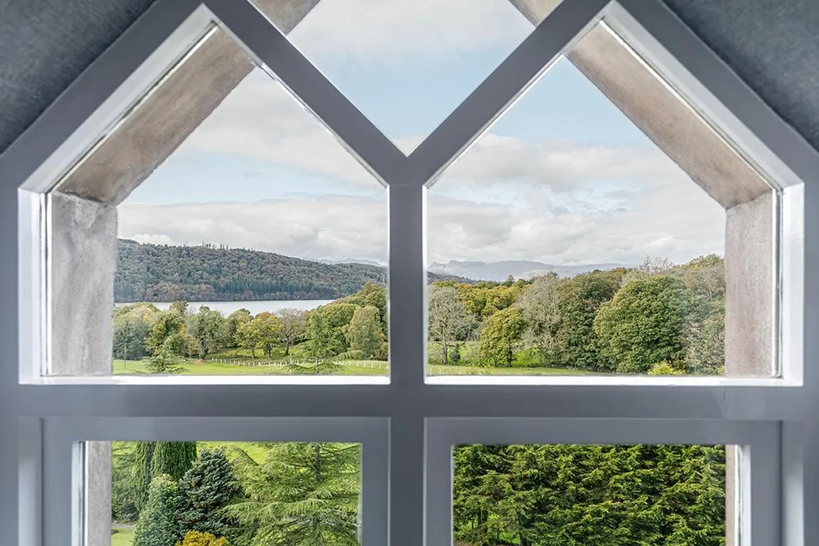 Photo of the whole room in Craig Manor