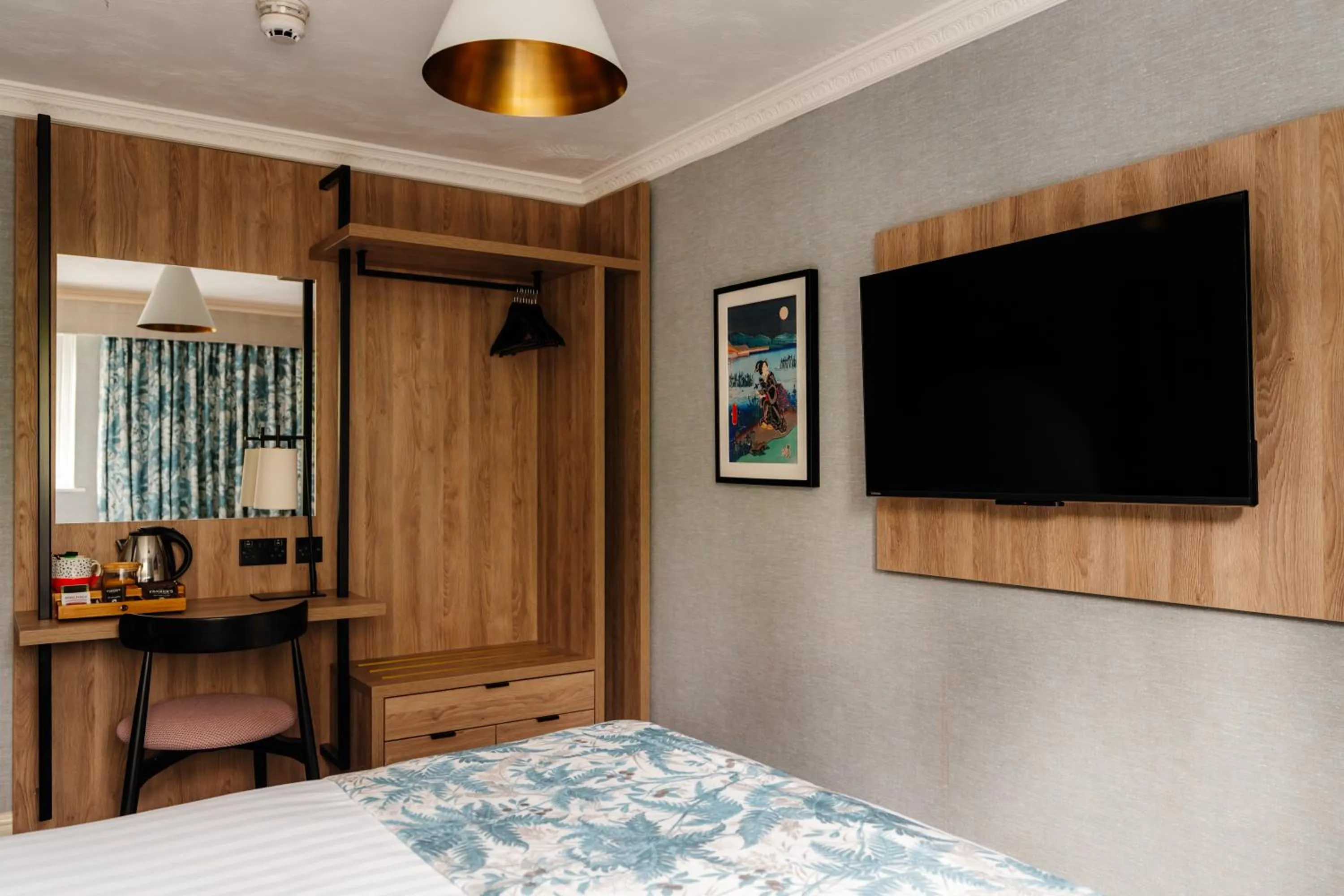 Bedroom, Bed in Craig Manor