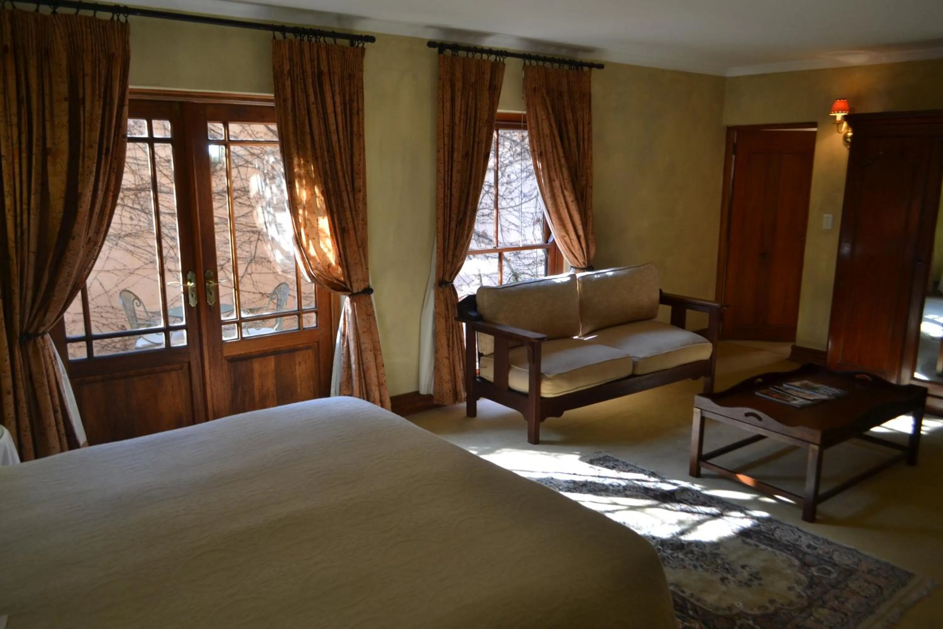 Patio, Bed in Foxwood House Boutique Hotel