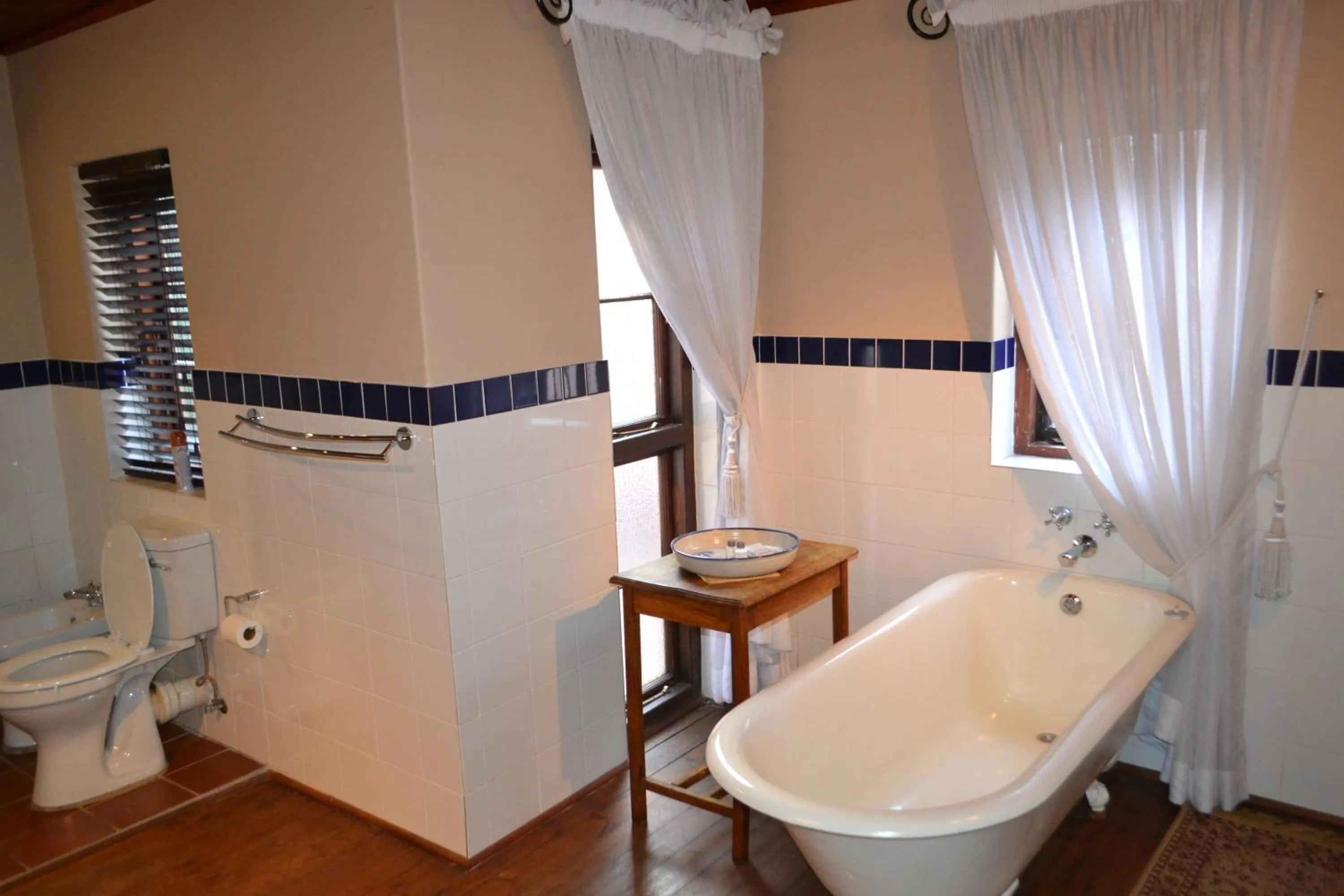 Toilet in Foxwood House Boutique Hotel