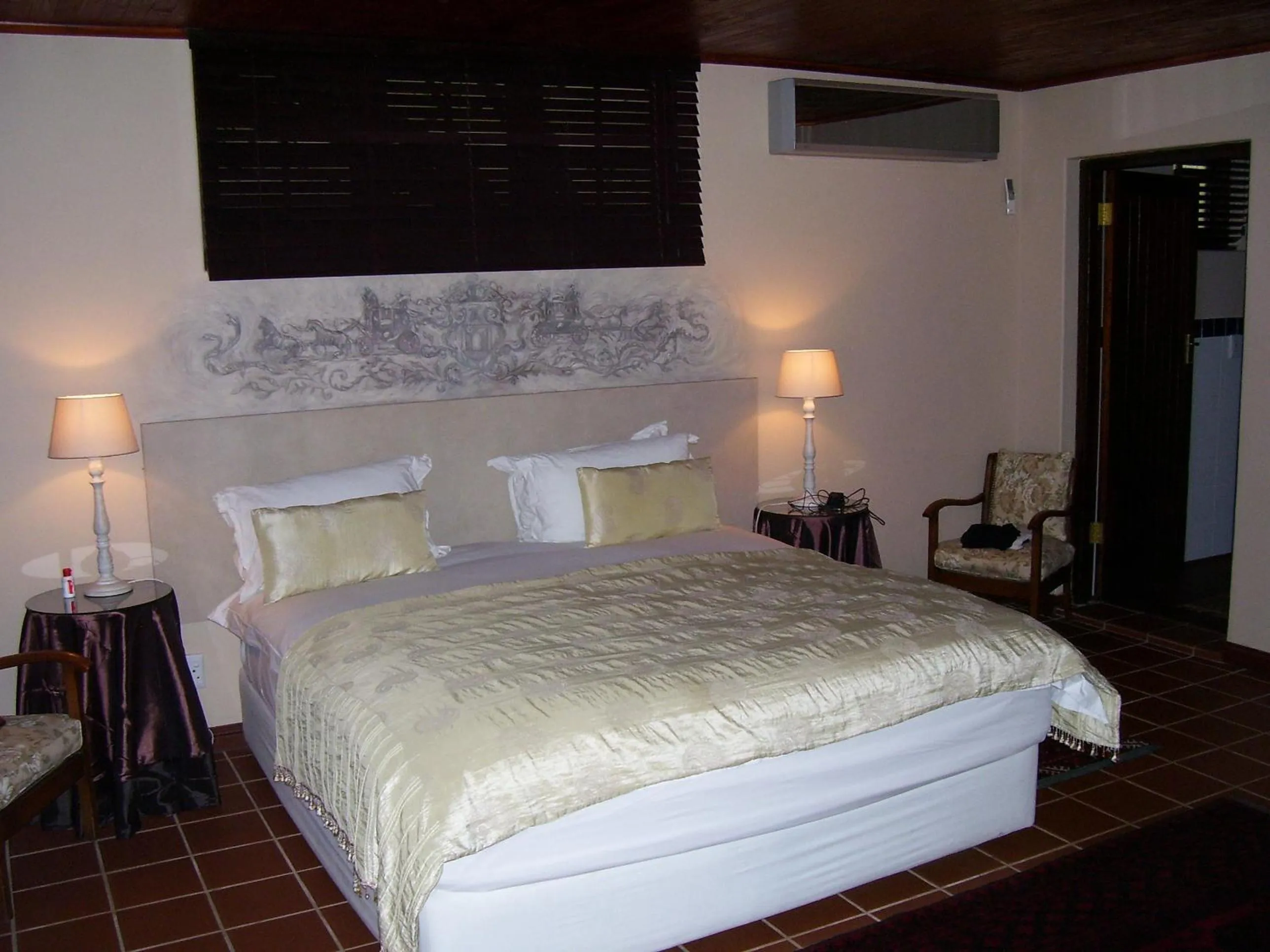Property building, Bed in Foxwood House Boutique Hotel
