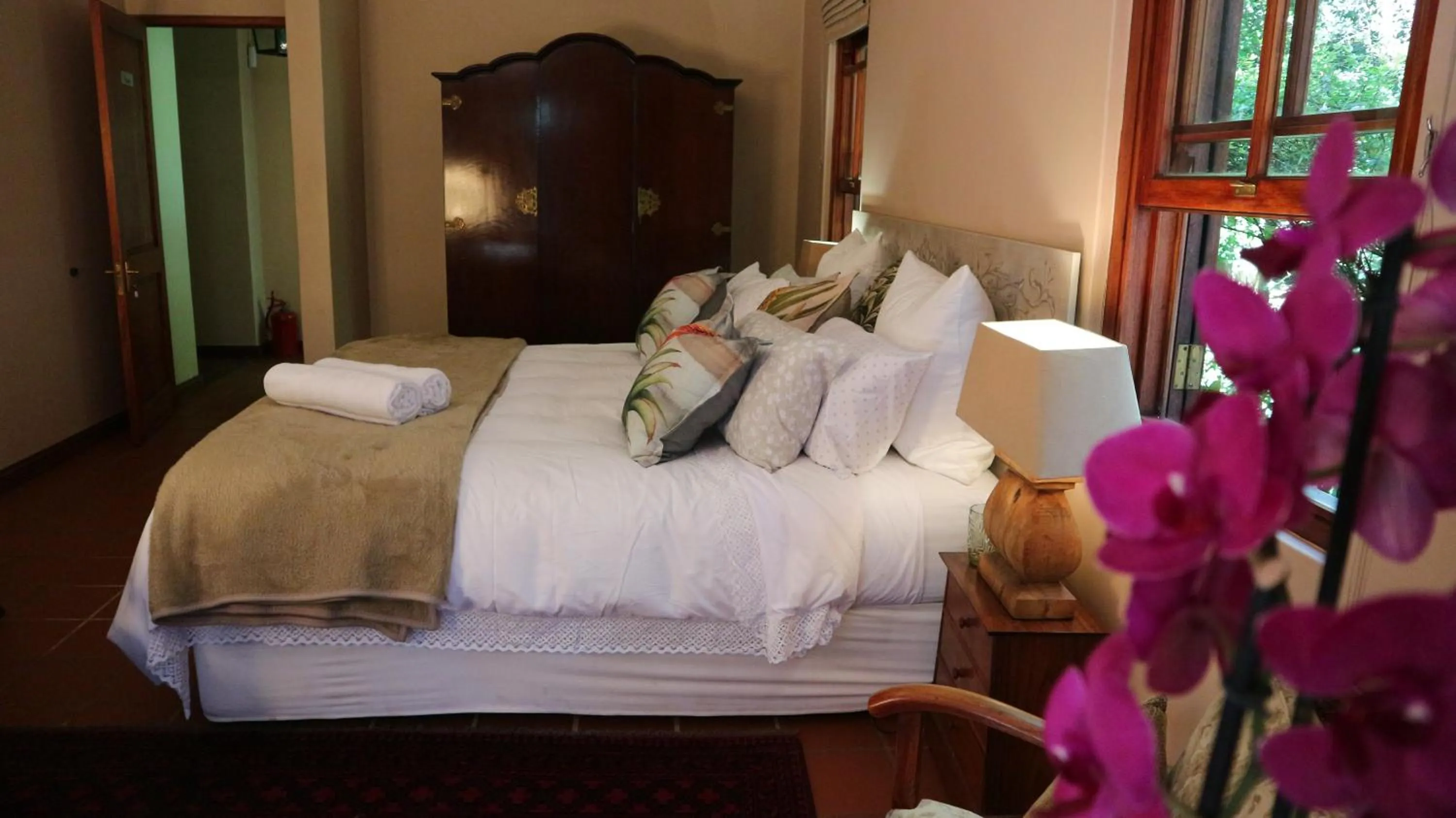 Bed in Foxwood House Boutique Hotel